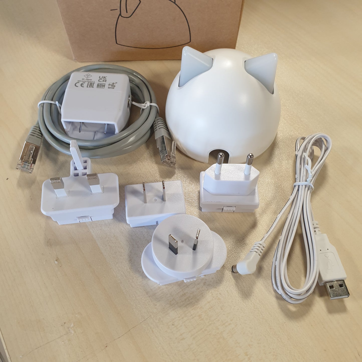 208104 - SURE PETCARE Hub i Pajtueshëm me Fletët e Maceve SureFlap Microchip dhe Ushqyesin për Kafshë Shtëpiake SureFeed Connect Microchip, Felaqua Connect, i Ndedur me Aplikacion Celular, Ngjyra e Bardhë