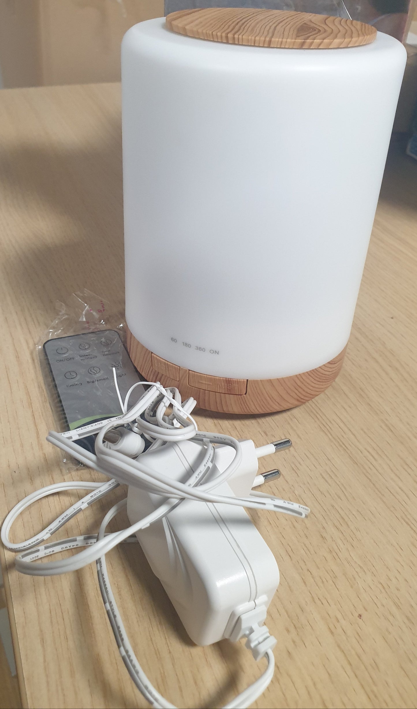 142744 - WD&CD Difuzues Arome dhe Lagështues Ultrasonik me Kapacitet 300ml, Telekomandë, 7 Ngjyra LED, Fikje Automatike, për Vajra Esencialë - Ngjyrë Druri e Çelët - Përdorim në Spa, Yoga, Dhomë Gjumi