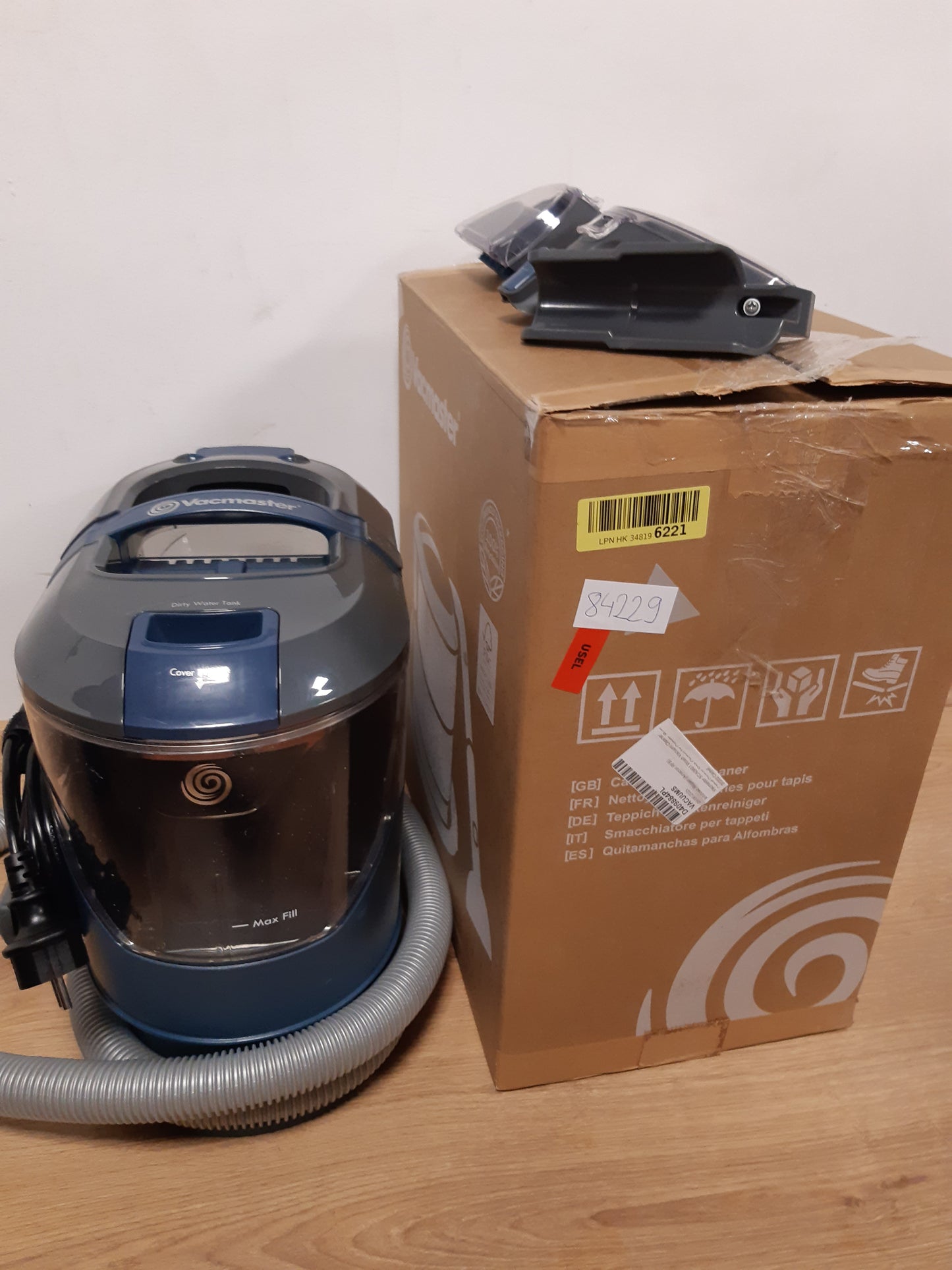 84229 - PASTRUES QILIMASH VACMASTER SCA0801, heqës njollash dhe tapicerie, 800 W, fshesë me korrent për pastrim të lagësht dhe të thatë, i përshtatshëm për divane, qilima, tapiceri, makina