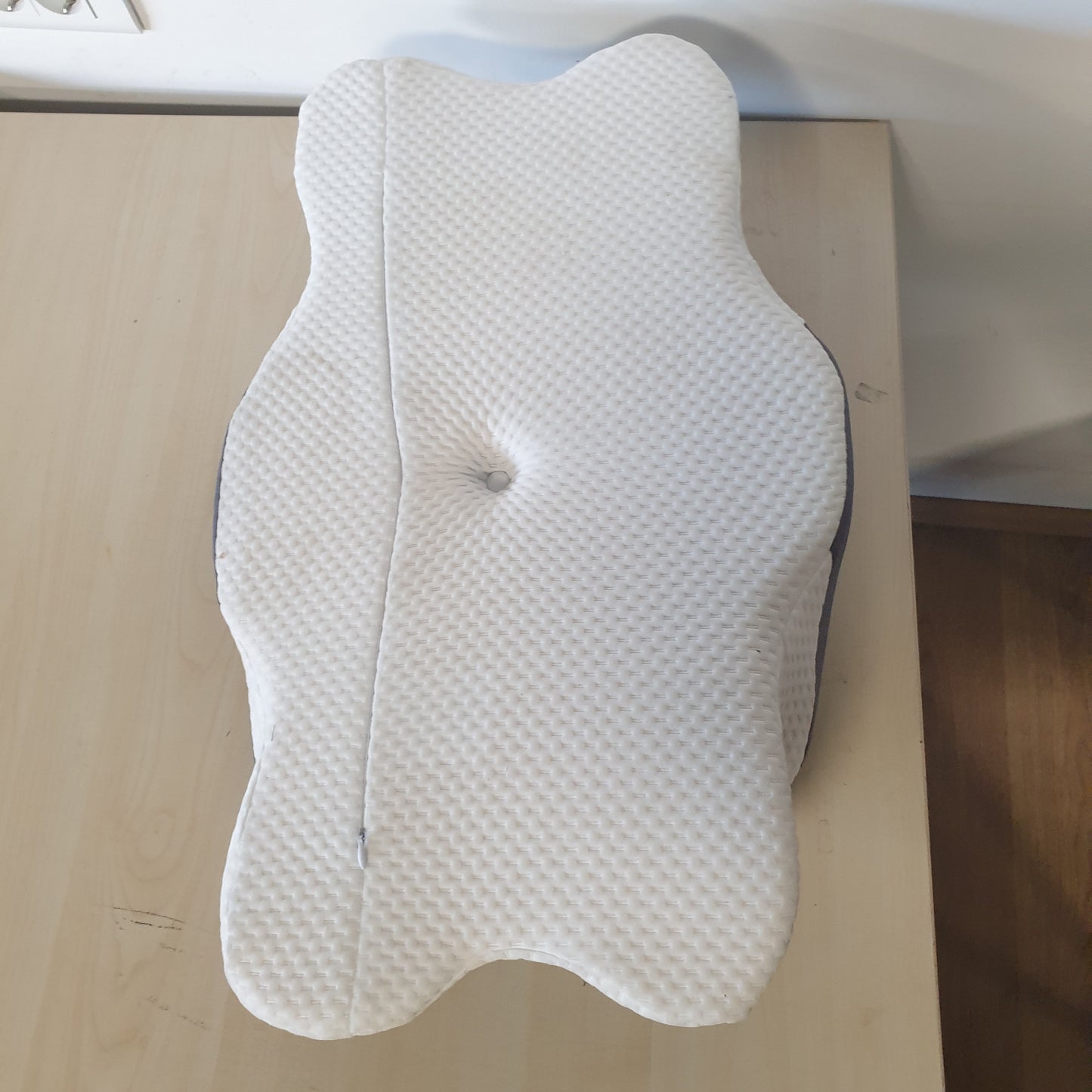 239728 - Jastëk Silencomfort me shkumë memorie, jastëk ergonomik me kthim automatik, jastëk ortopedik për lehtësimin e dhimbjeve të qafës