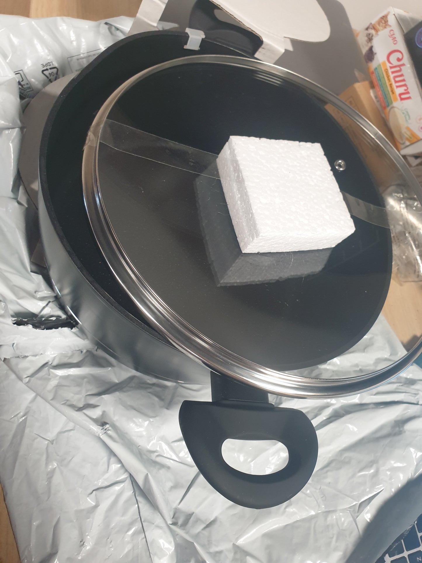 221579 - FLORINA Tenxhere alumini 5.1L, 26 cm, me kapak qelqi, gotë matëse, shtresë anti-gërvishtje, bazë induksioni, e përshtatshme për soba me induksion, gaz dhe elektrike, e zezë