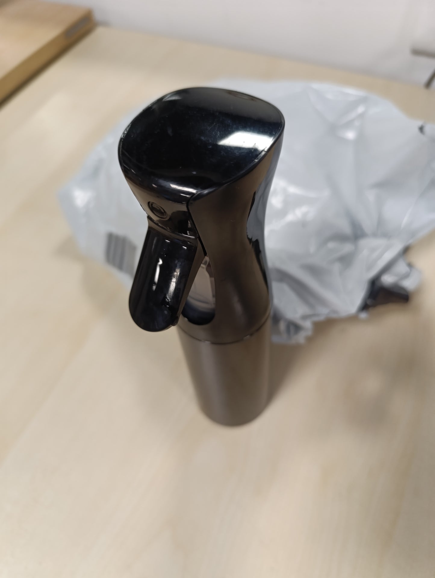 220388 - GRIFEMA Shishe Sprej 300ml – Spërkatje e hollë, Përdorim 360°, Ergonomike dhe e Mbushshme