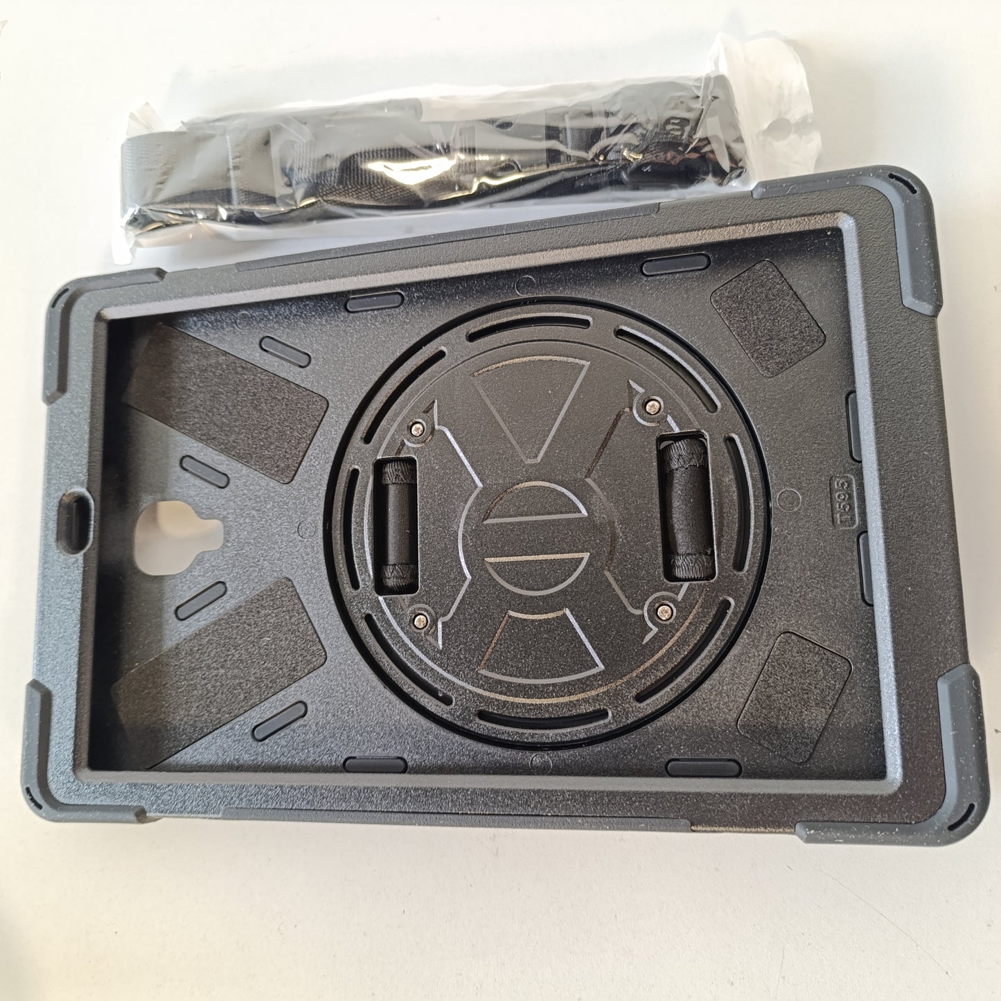 268780 - GERUTEK MBËSHTJELLËSE KUNDËR RËNIES PËR TABLETIN SAMSUNG GALAXY TAB A 10.5" (SM-T590/SM-T595), MBËSHTJELLËSE E FORTË ME MBËSHTETËSE RROTULLUESE, RRIP DORE/SUPI, REZISTENTE NDAJ GODITJEVE, E ZEZË