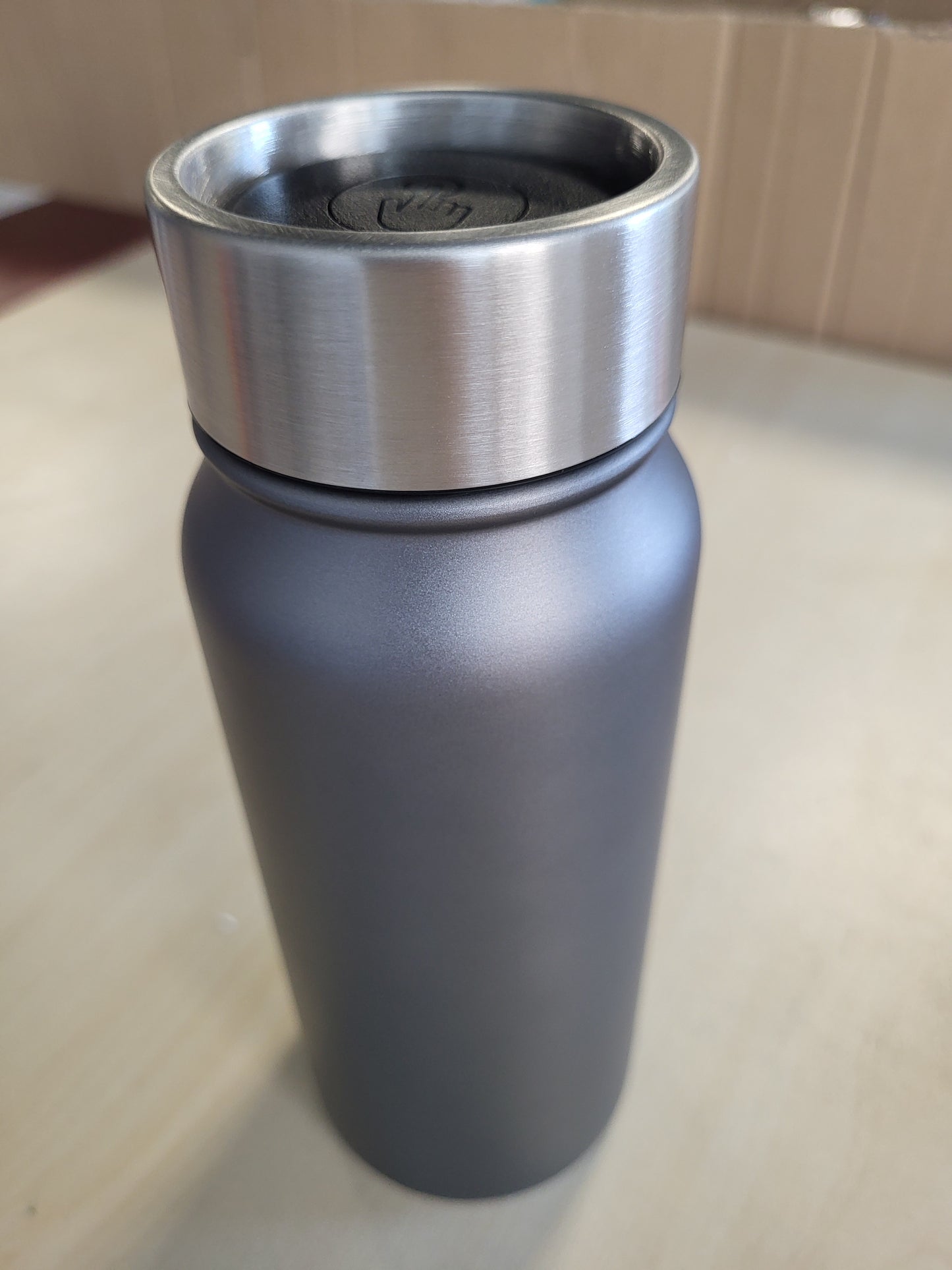 214769 - THERMOS Gotë e izoluar, çelik inox, 0.50 L, e papërshkueshme nga rrjedhjet, i mban pijet të ngrohta për 9 orë dhe të ftohta për 18 orë
