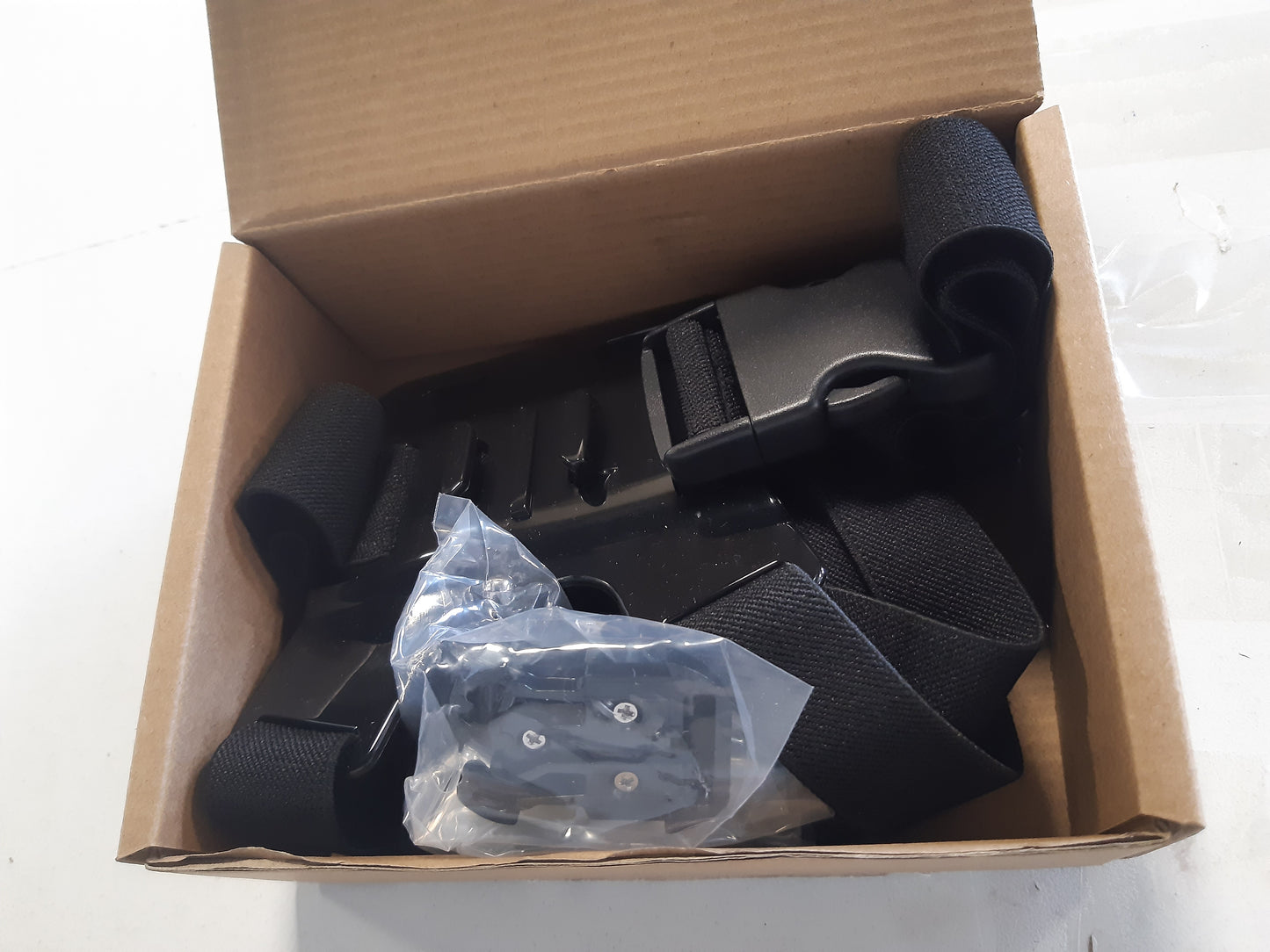 269333 - AMAZON BASICS Kit montimi me rrip të rregullueshëm për gjoksin për kamerat GoPro, i lehtë dhe i rehatshëm, i zi