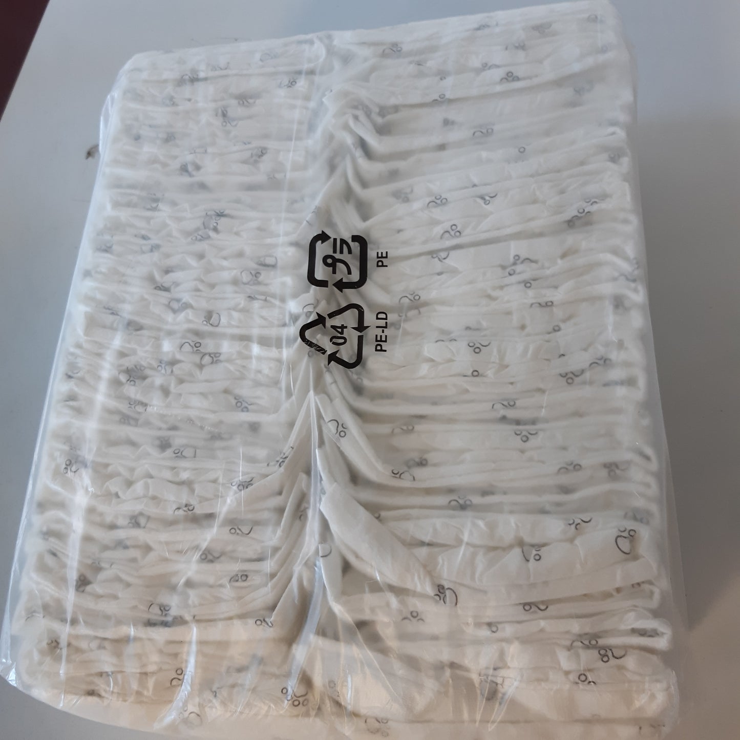 218599 - Amazon Basics Pelena për qen meshkuj, Madhësia S, të bardha, 50 copë