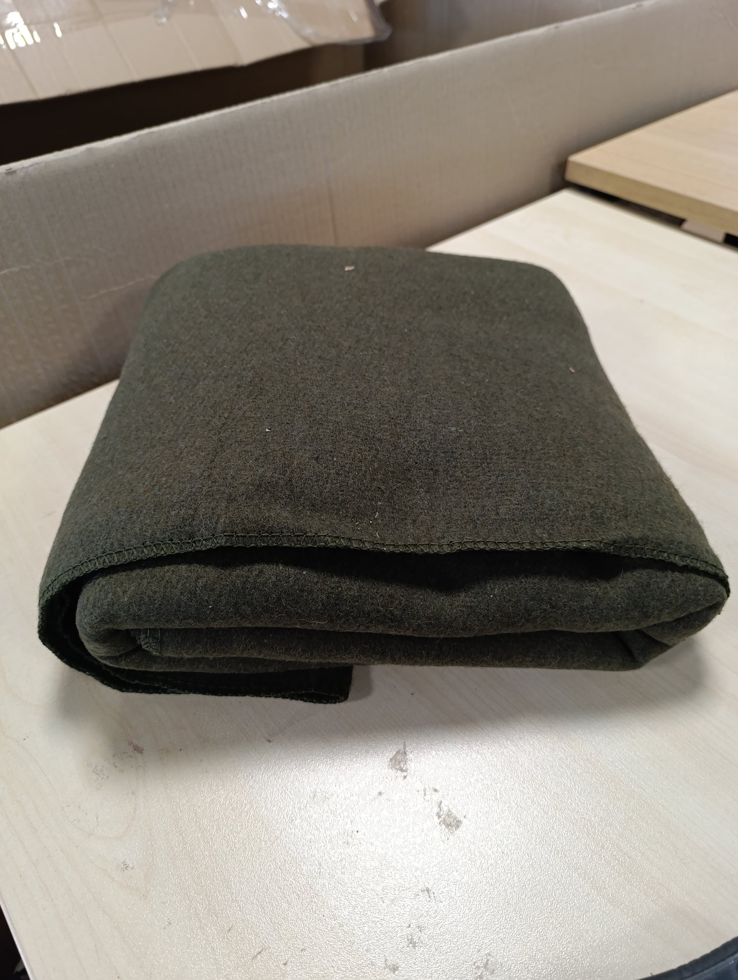 221769 - EVERONE Batanije Olive Drab 80% Lesh rezistente ndaj zjarrit - 168 cm x 229 cm.