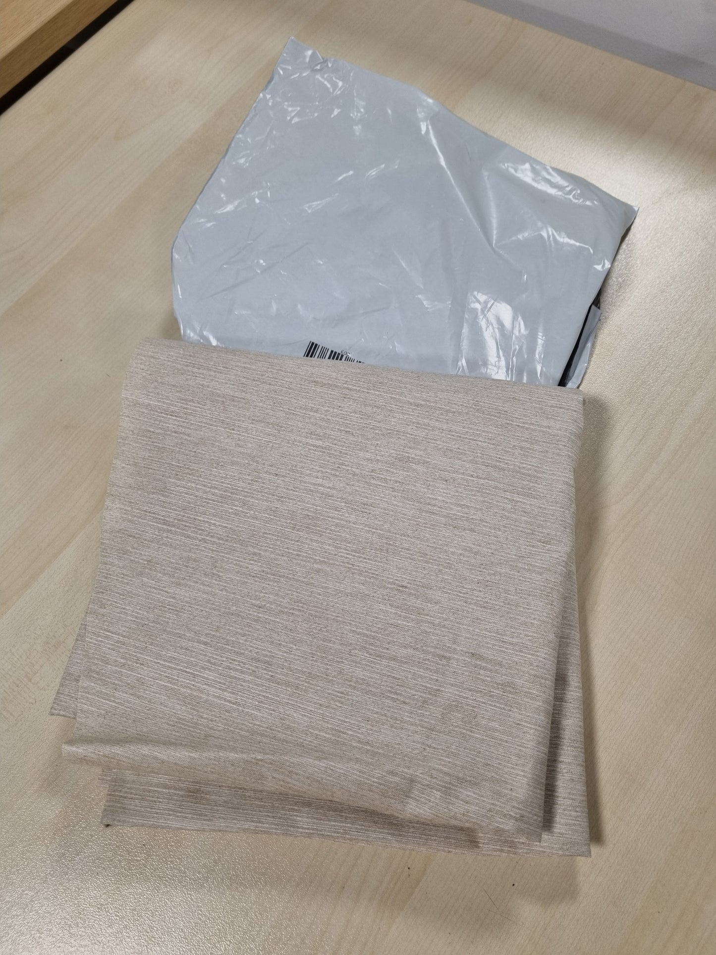 261159 - ANRO Nappe Mila në material të lahet - Jacquard - Veshje Teflon - Mirëmbajtje e lehtë - Efekt Lotusi - Rezistent ndaj papastërtisë dhe ujit - Pamje Uni Linen - Ovale - 180 x 140 cm - Skaj i prerë - I pjerrët