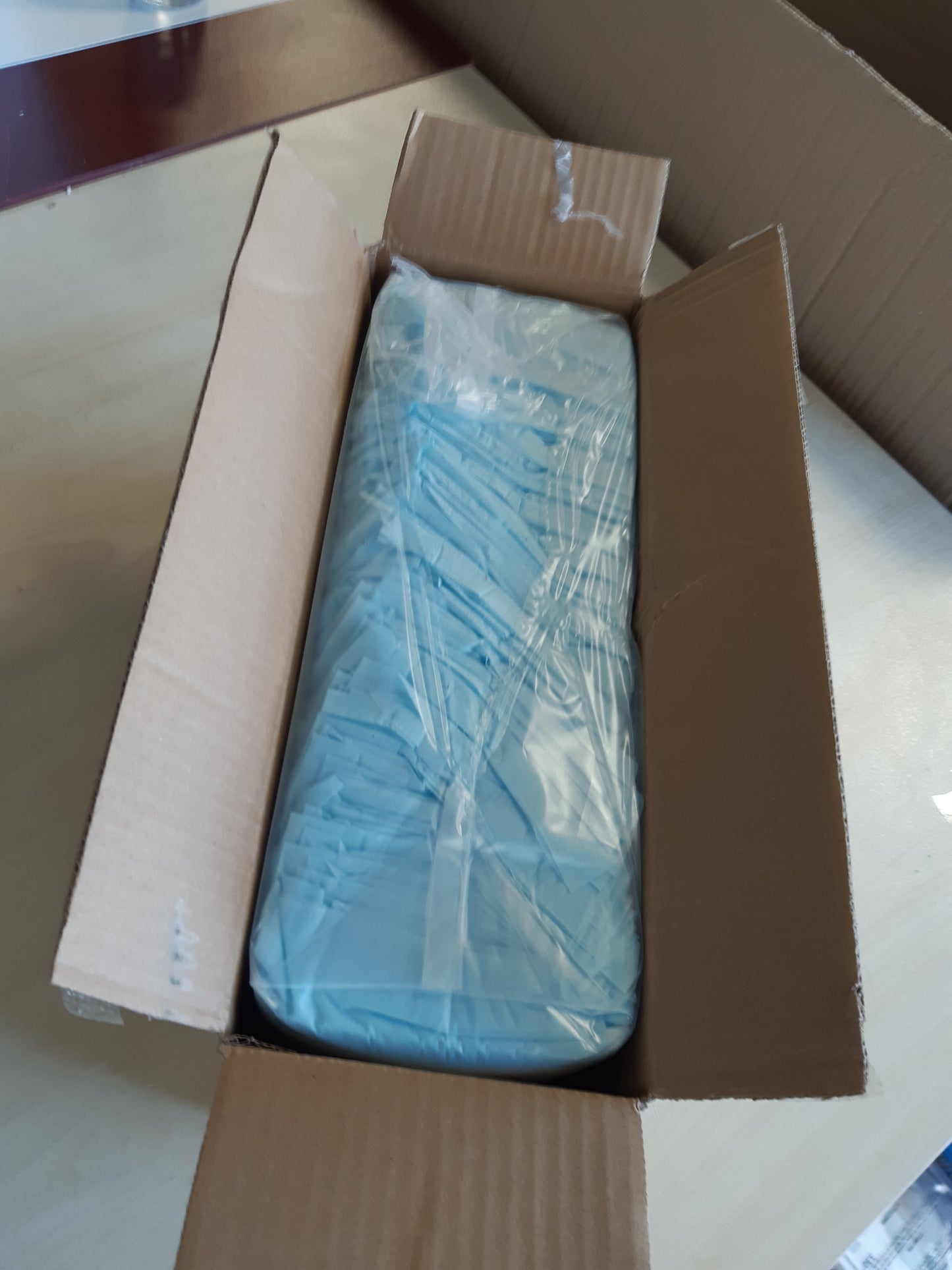 257491 - AMAZON BASICS Mbrojtëse stërvitjeje për qen dhe këlyshë, dizajn me 5 shtresa kundër rrjedhjeve, madhësi standarde, pako me 50 copë, blu