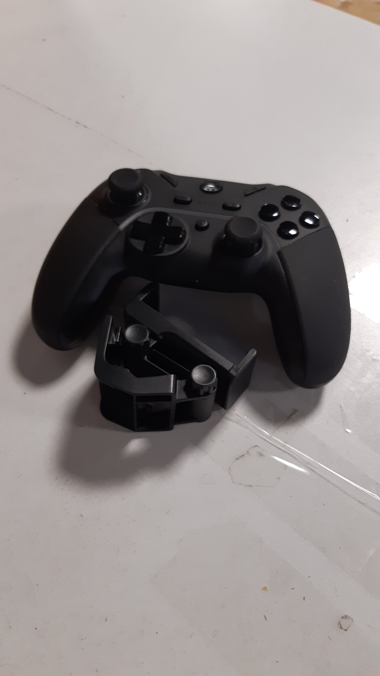 266554 - KROM KAYROS - Gamepad pa tel, i projektuar për gara, butona dhe makro të konfigurueshme, LED RGB, PC, SWITCH, ANDROID, IOS, mbështetje për smartphone, e zezë