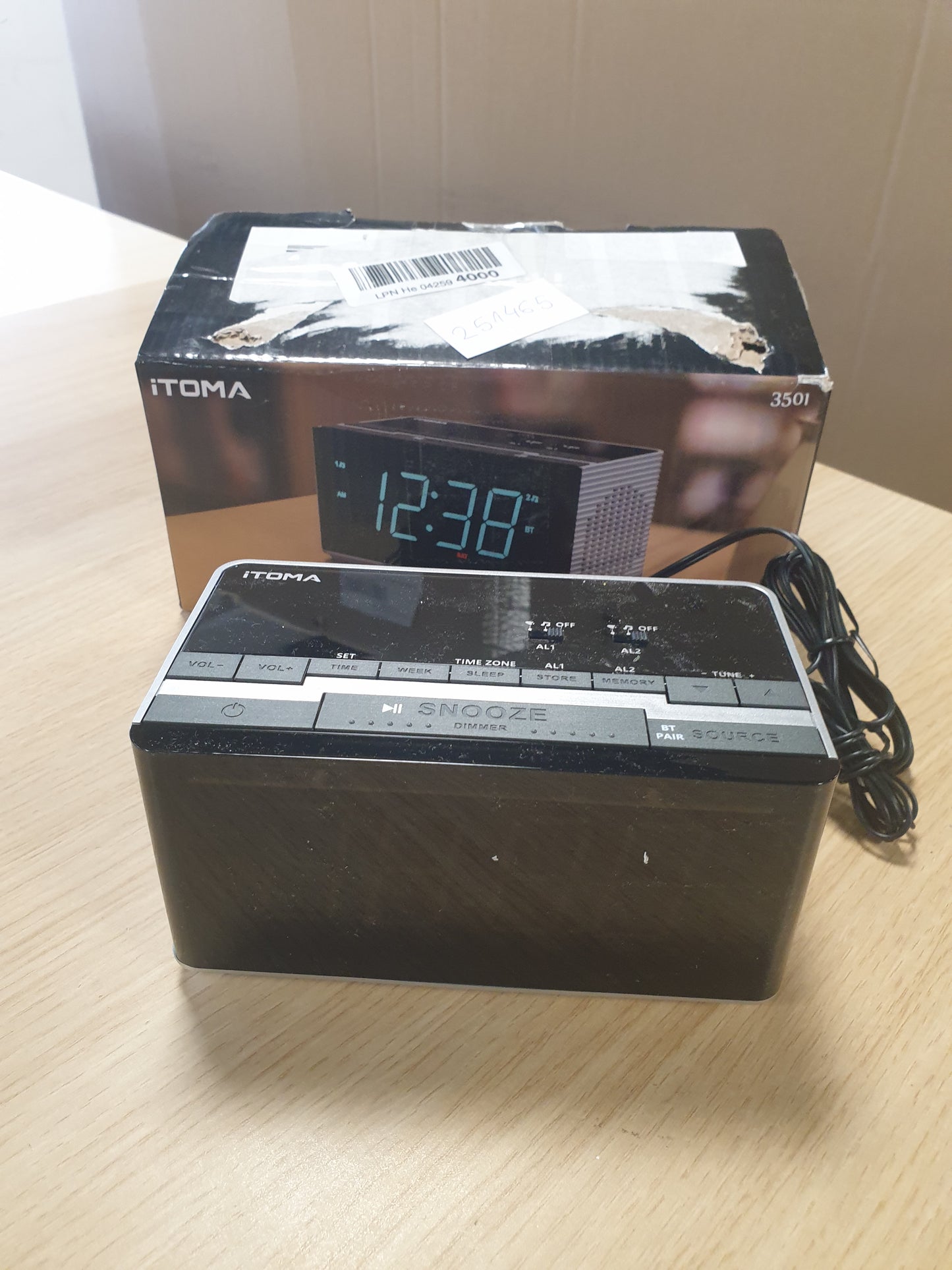251465 - ORË ALARMI ITOMA ME RADIO, ALTOPARLANT STEREO BLUETOOTH, RADIO FM, ALARM I DYFISHTË, KARIKIM ME USB, MODEL 3501