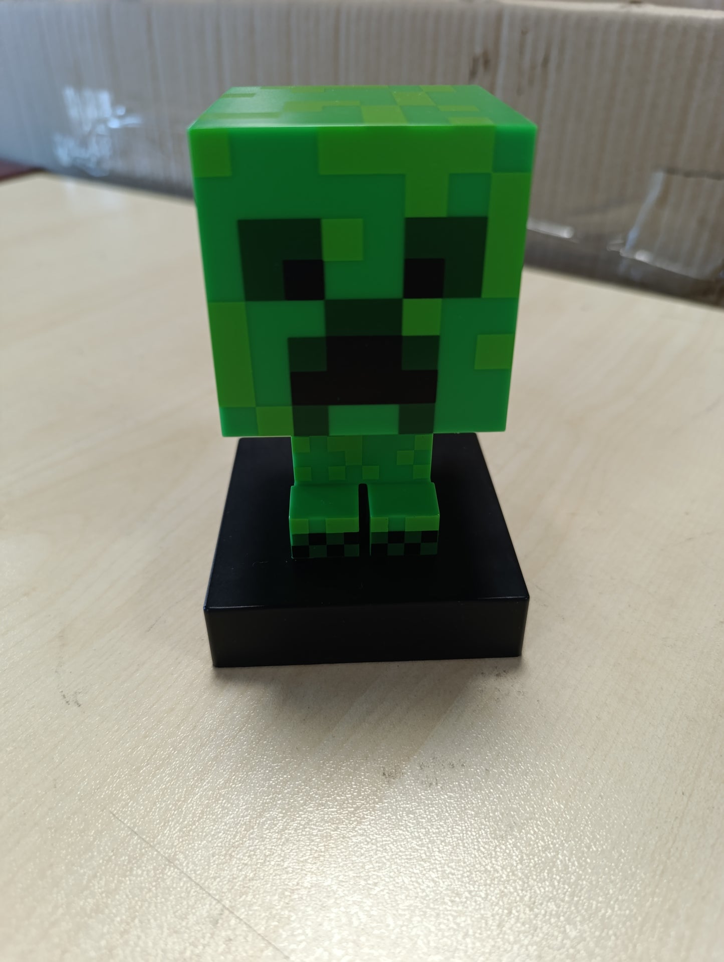 215576 - MINECRAFT Dritë Creeper, Llambë 3D, Dritë Nate - 12 cm e Lartë, Funksionon me Bateri