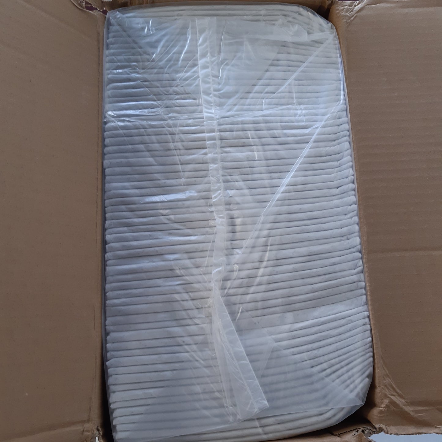 213849 - AMAZON BASICS Jastëkë stërvitjeje për qen dhe këlyshë, 120 copë, gri