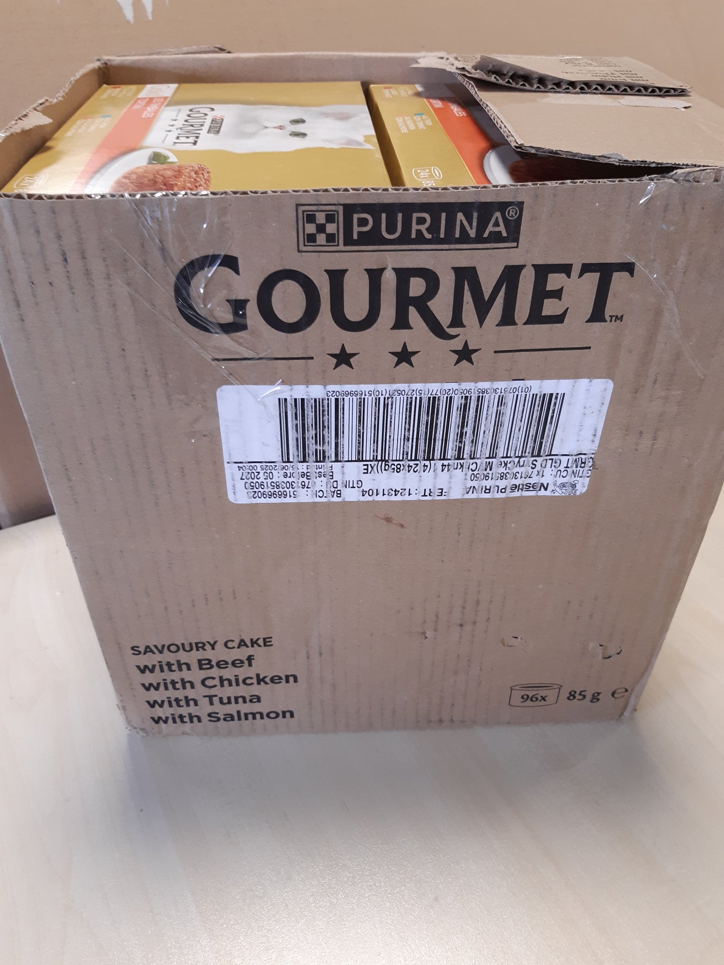 255283 - GOURMET GOLD Ushqim i Lagësht për Mace, Mish viçi, pule, salmon, Pako me 1 x (96 x 85 g)
