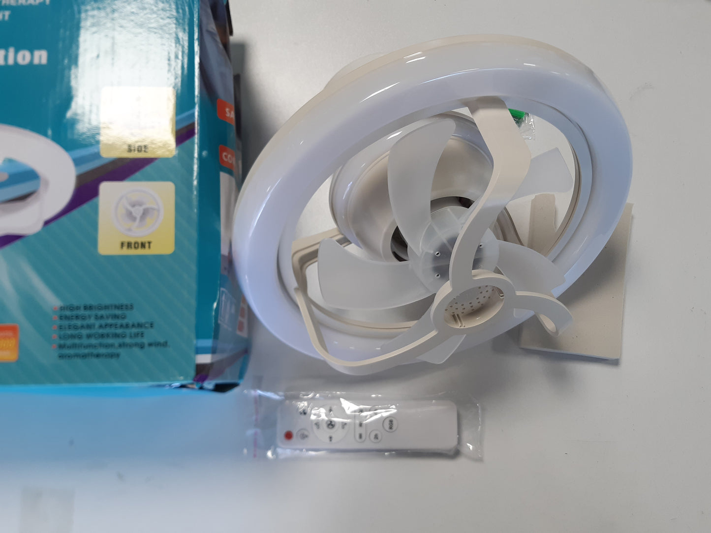 209471 - YOOHBERRYS Ventilator Tavani me Dritë dhe Prizë E27, Ventilatorë Tavani RGB me Llambë Ventilatori, Model i Heshtur me Telekomandë, Madhësia 28cm*18cm