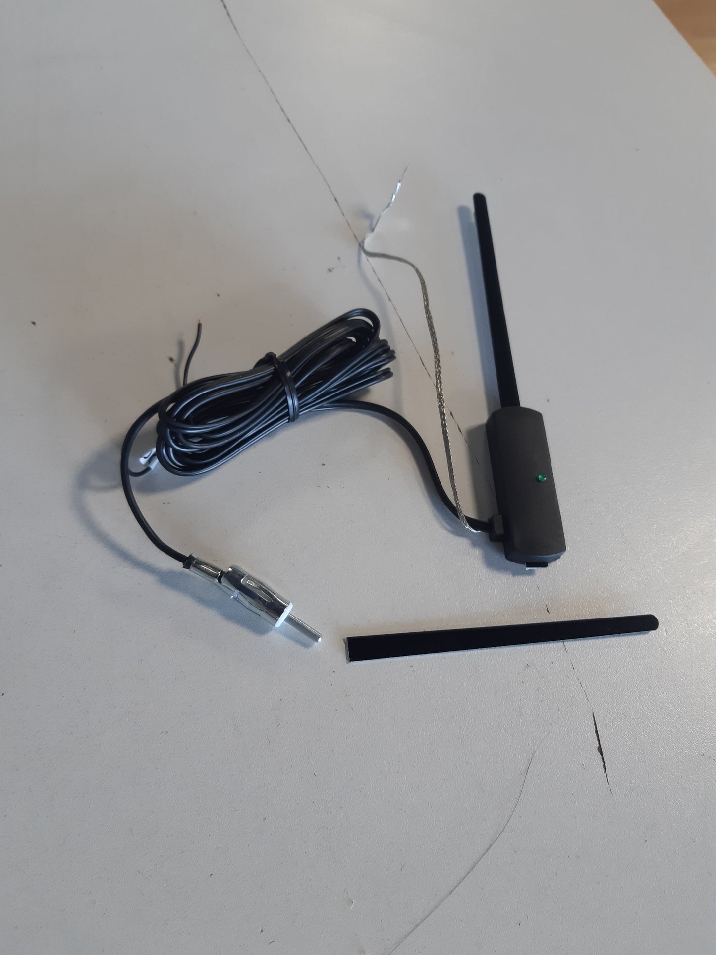 269033 - SOUND-WAY - Antenë FM e Amplifikuar me Rrugë për Përdorim të Brendshëm, Vetëngjitëse, për Makinë, Kamion, Kamper, E Zezë