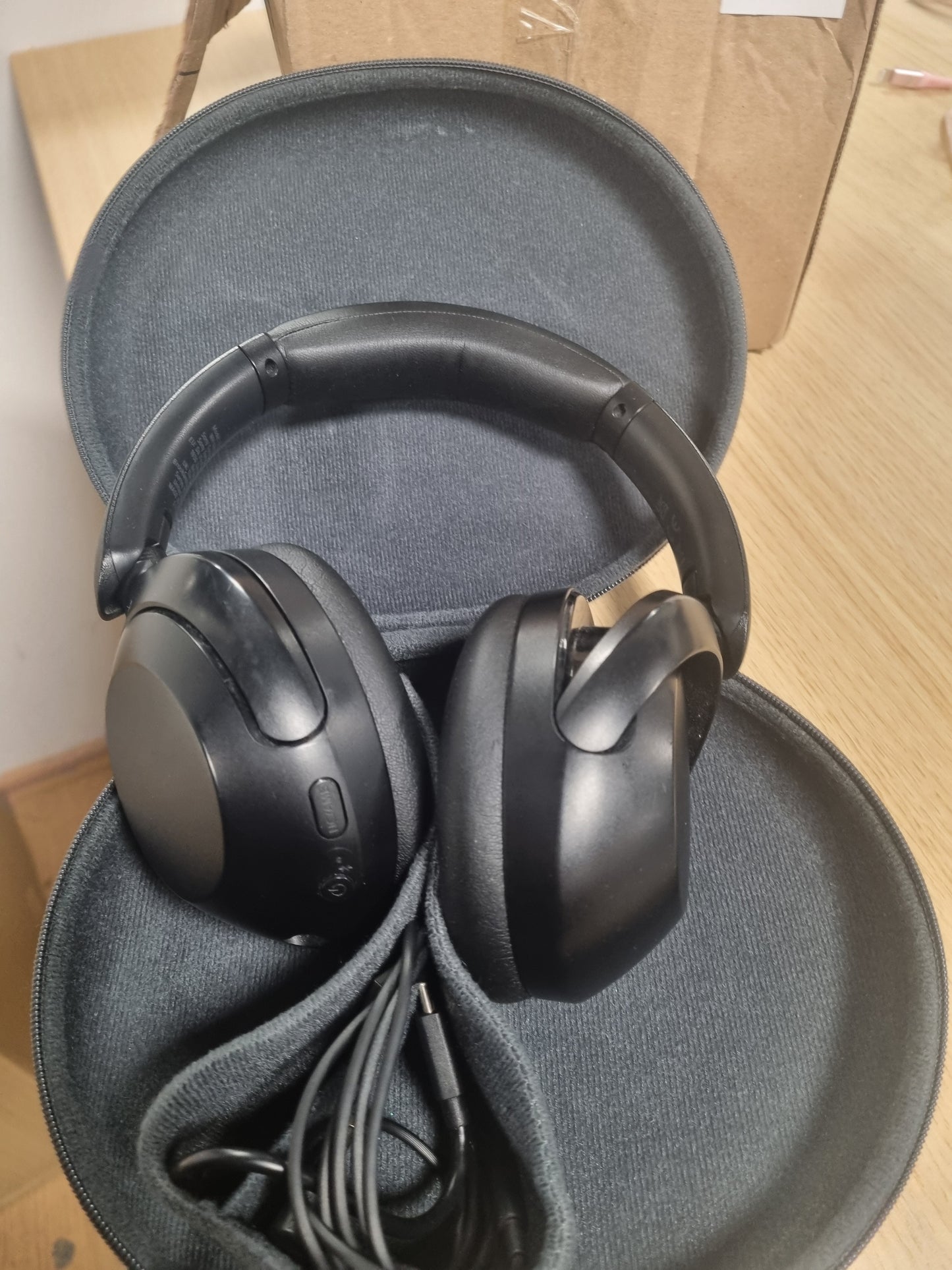 85140 - SONY WH-XB910N - Kufje Pa Tel me Anulim Zhurme, 30 Orë Jetëgjatësi Baterie, Karikim i Shpejtë (10 Minuta për 4.5 Orë Riprodhim), Multipoint, Extra Bass, Alexa dhe Google Assistant, Ngjyra e Zezë