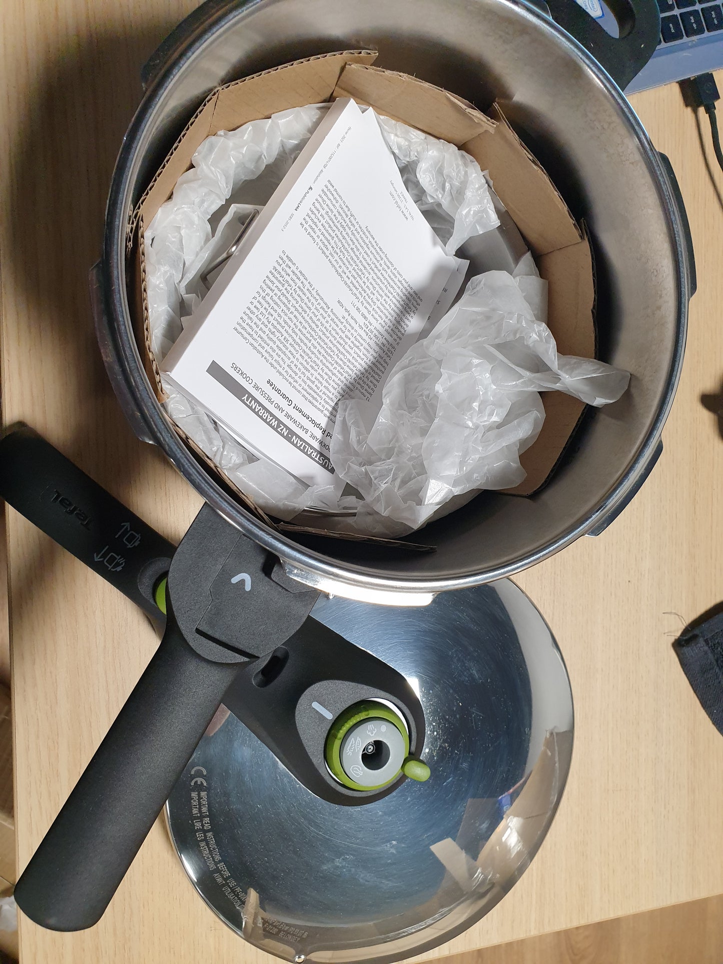 208208 - TEFAL Secure 5 Neo - Tenxhere me Presion 6L, me Shportë, Kursim Energjie 50%, 2 Programe Gatimi, Sistem Sigurie 5-Pikësh, e Përshtatshme për të Gjitha Sobat, e Pastrueshme në Lavastovilje