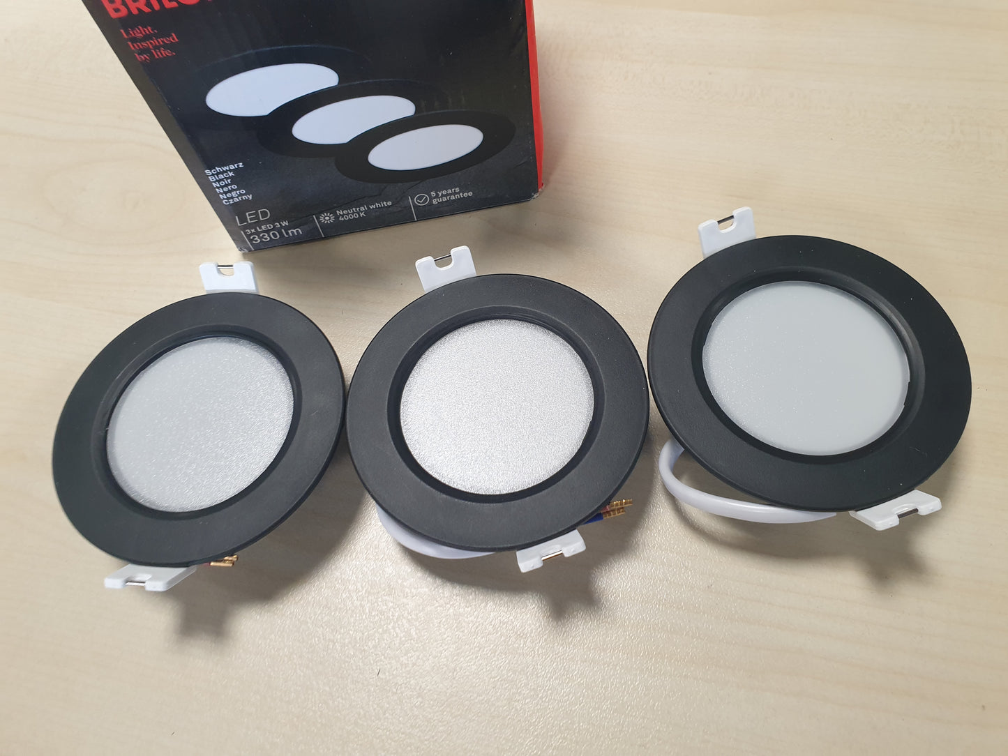 218883 - BRILONER - Set me 3 ndriçues LED të sheshtë 230V, dritë e bardhë neutrale, 3W 330lm secila, 9 x 2.8 cm, i zi
