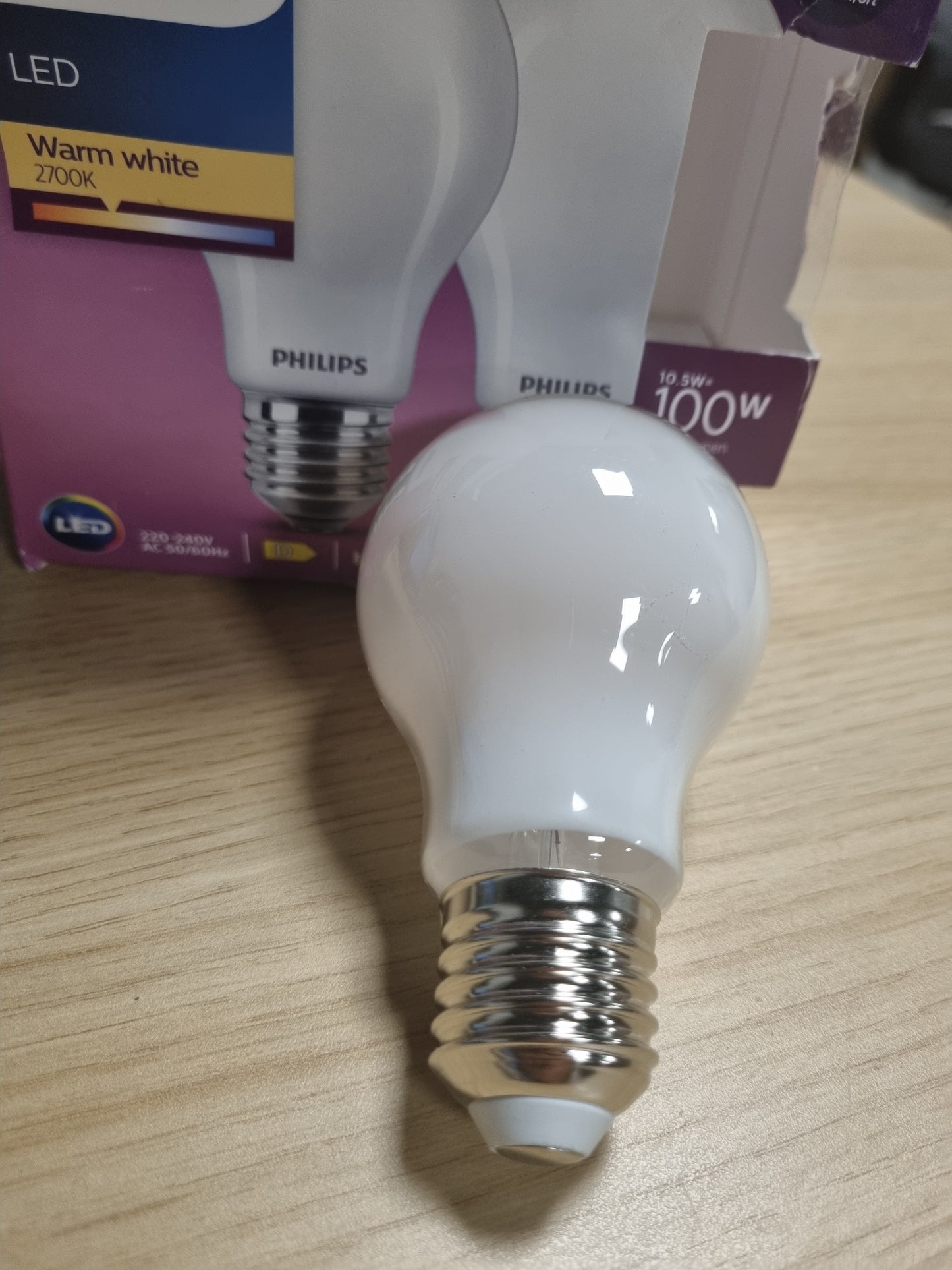 228616 - Philips - Llambë LED - Ekuivalente me 100W - E27 - E bardhë e ngrohtë - Pa errësim - Pako me 2