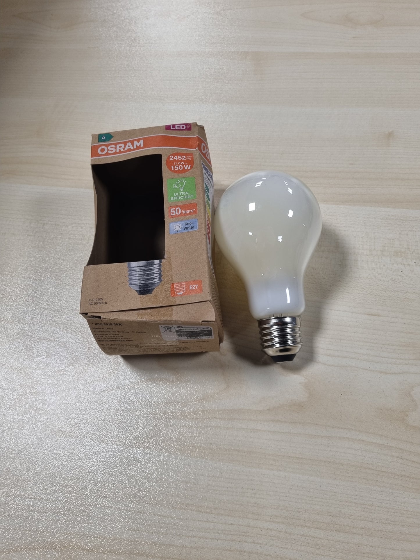 241696 - OSRAM LED Classic A 150, Klasa e efikasitetit të energjisë A, 11.6W, 827, me llambë të ngrirë, E27, Kalt Weiß
