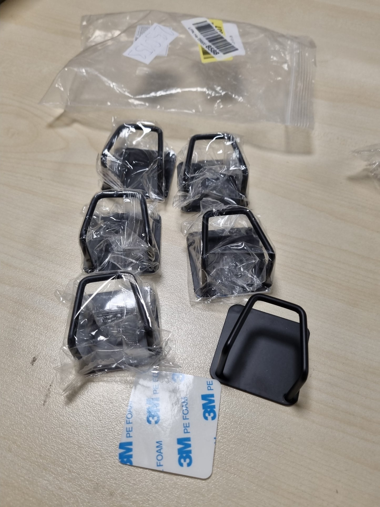 230153 - AZYVUM Mbajtëse sfungjeri kuzhine me 6 pjesë, çelik inox, e zezë, nuk kërkon shpim