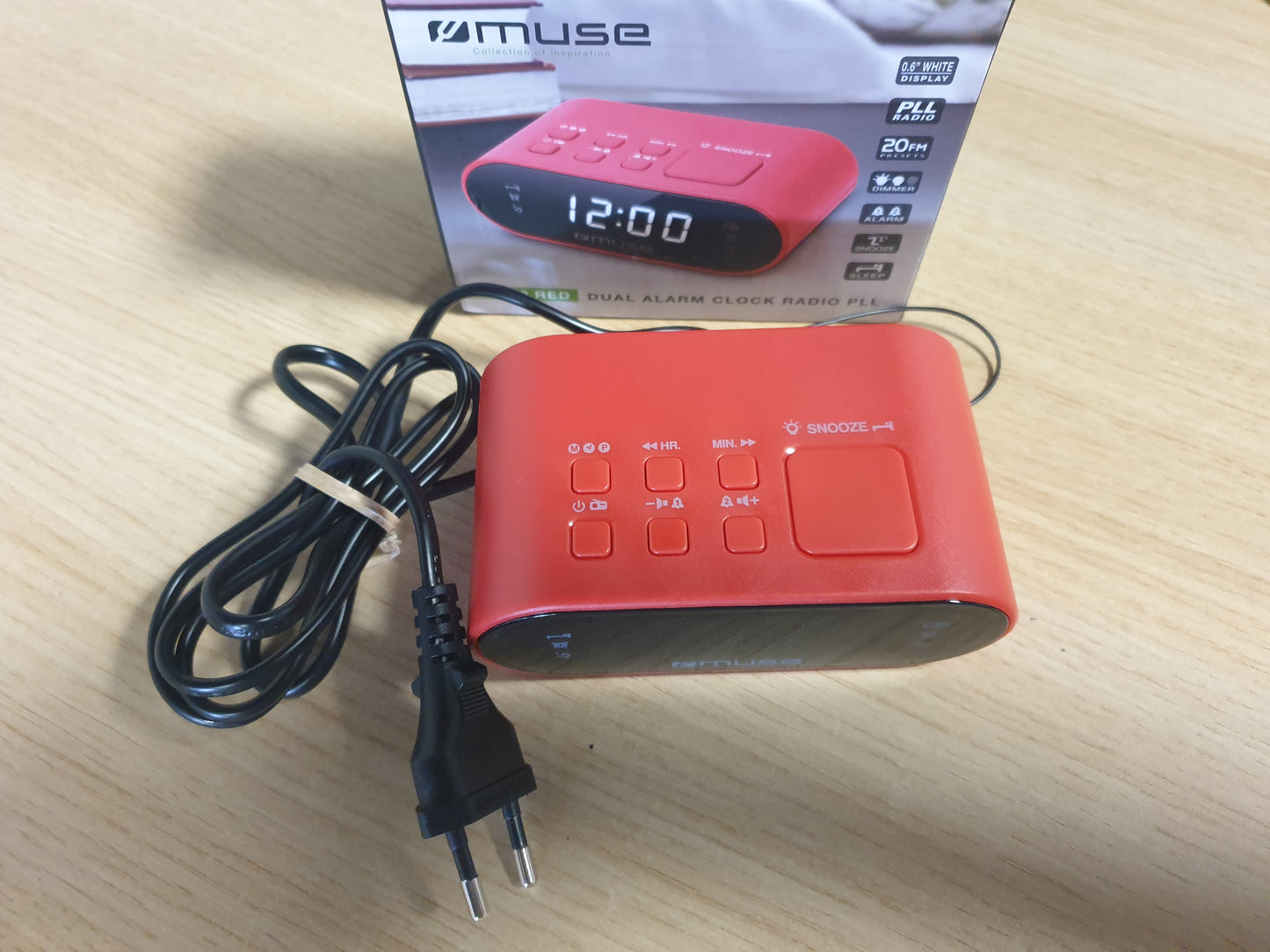 214812 - MUSE Orë alarmi me radio me ekran LED, dy orare alarmi, akordues dixhital FM, 20 stacione të paracaktuara