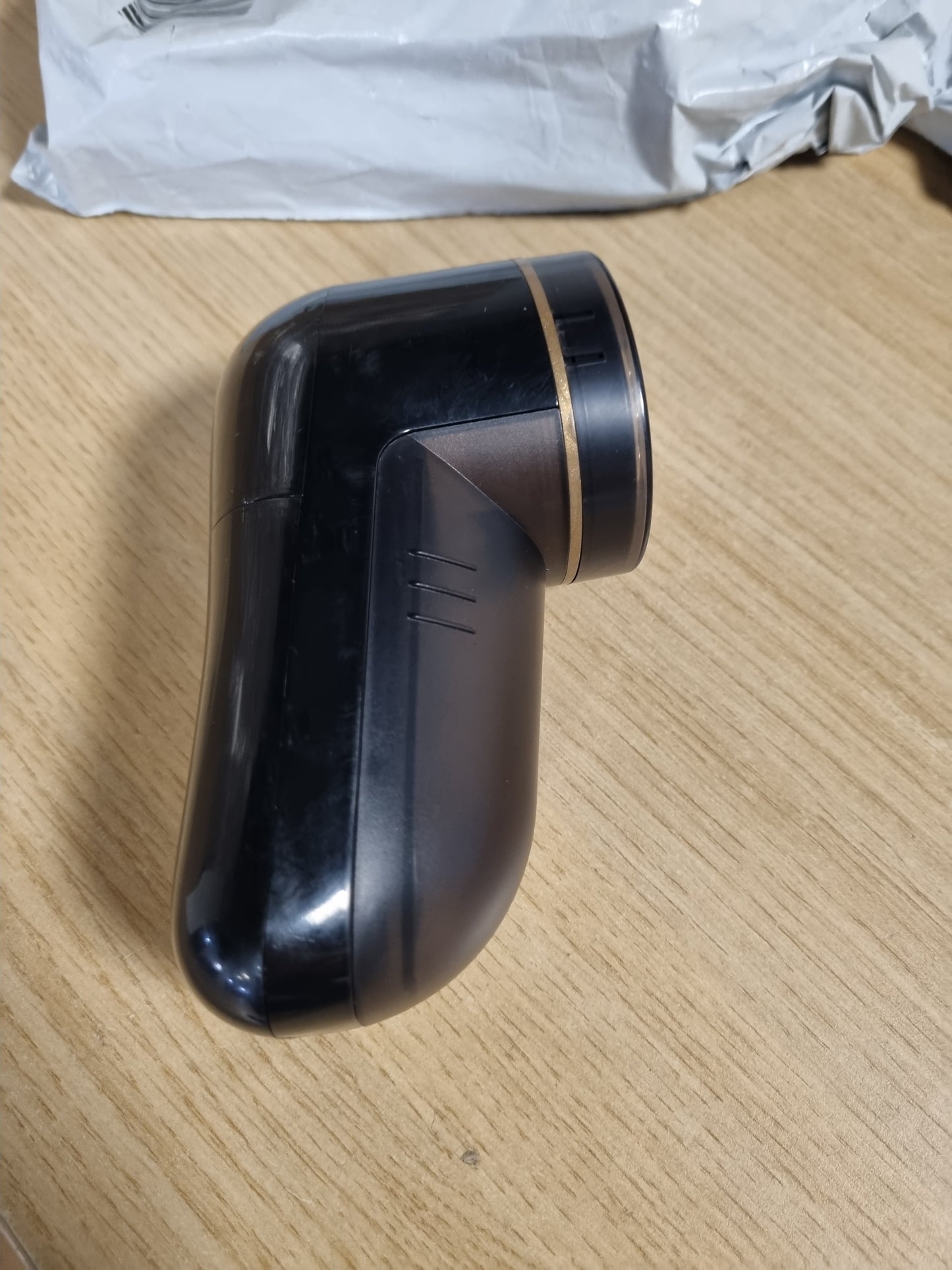 223824 - PHILIPS Heqës pushi GC026/80 - 8800 RPM, Teh i madh, 3 madhësi rrjete, i sigurt për të gjitha pëlhurat, Enë që pastrohet lehtë, Funksionon me 2 bateri AA, Dizajn kompakt