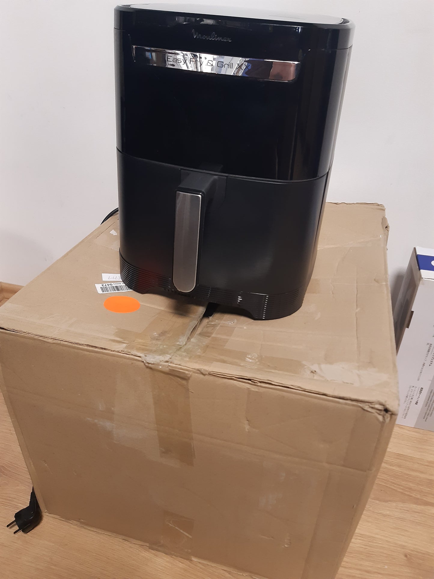 118111 - Moulinex FRITEZË ME AJËR Easy Fry & Grill XXL, 6.5 Litra/2 kg, dizajn 2 në 1 për gatim dhe pjekje, Kapacitet për 8 persona, 1830W, 8 Programe, Aplikacion për Receta, Modeli EZ8018