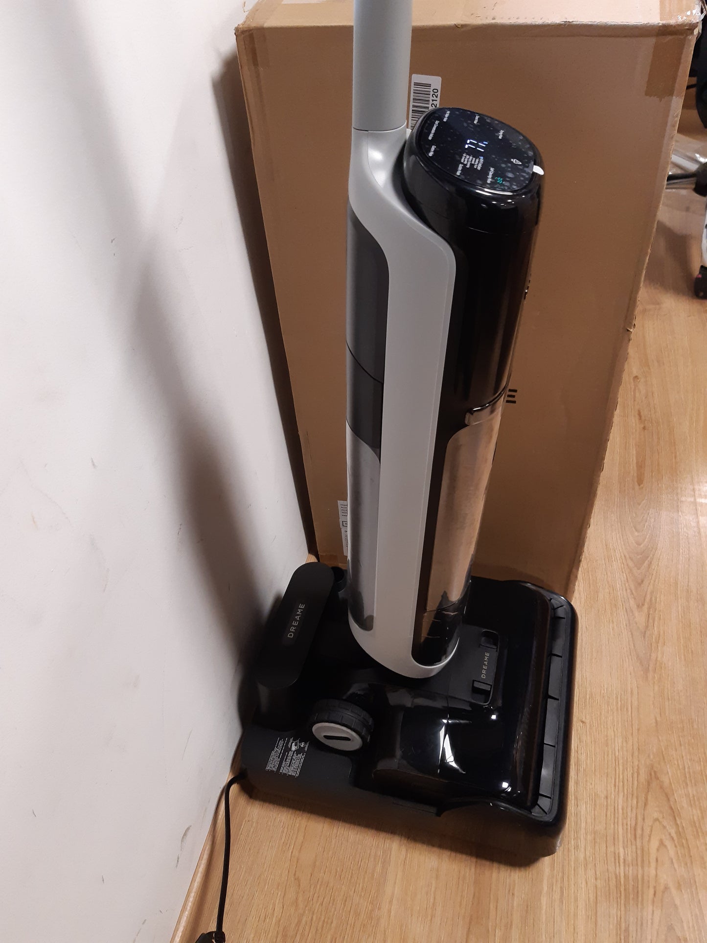 144015 - DREAME H15 Pro - Pastrues Dyshemeje me Nxehtësi, Thithje 22,000 Pa, Krah Robotik AI, Furçë me Larje deri në 100°C, Tharje 5 Minutash në 90°C, Navigim dhe Aplikacion, RGB