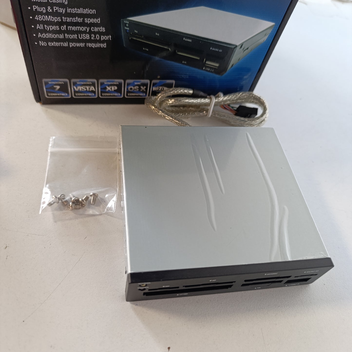 267269 - SABRENT Lexues të Brendshëm Kartash USB 7-në-1, Mbështet SD/Micro SD, M2, MMC, MS, SDHC, XD, CF (CRW-UINB)