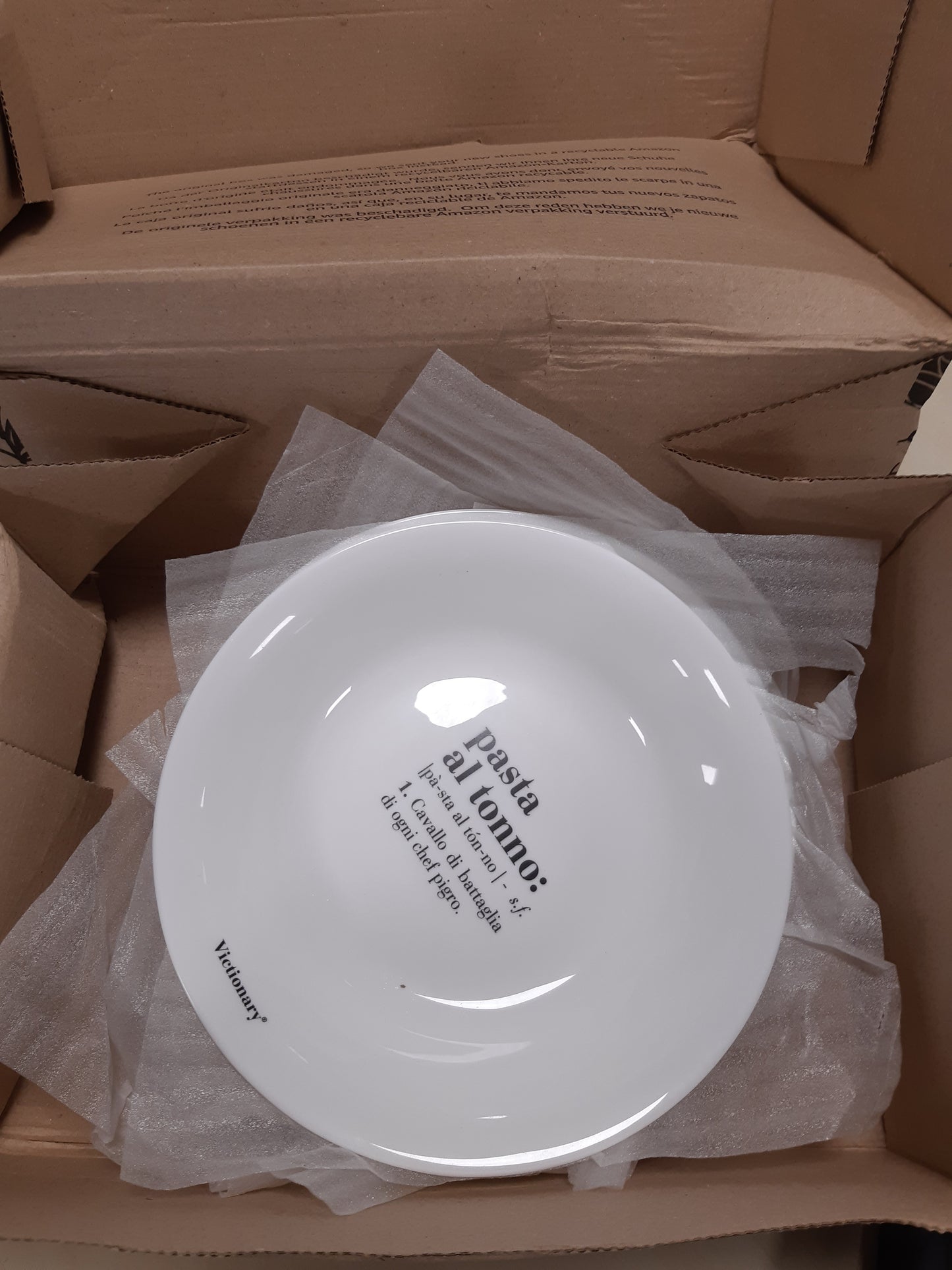 187427 - VICTORY INVOLTINO Set me 4 Pjata të Rrumbullakëta të Sheshta, 27cm, Materiali: Gotë Opaline