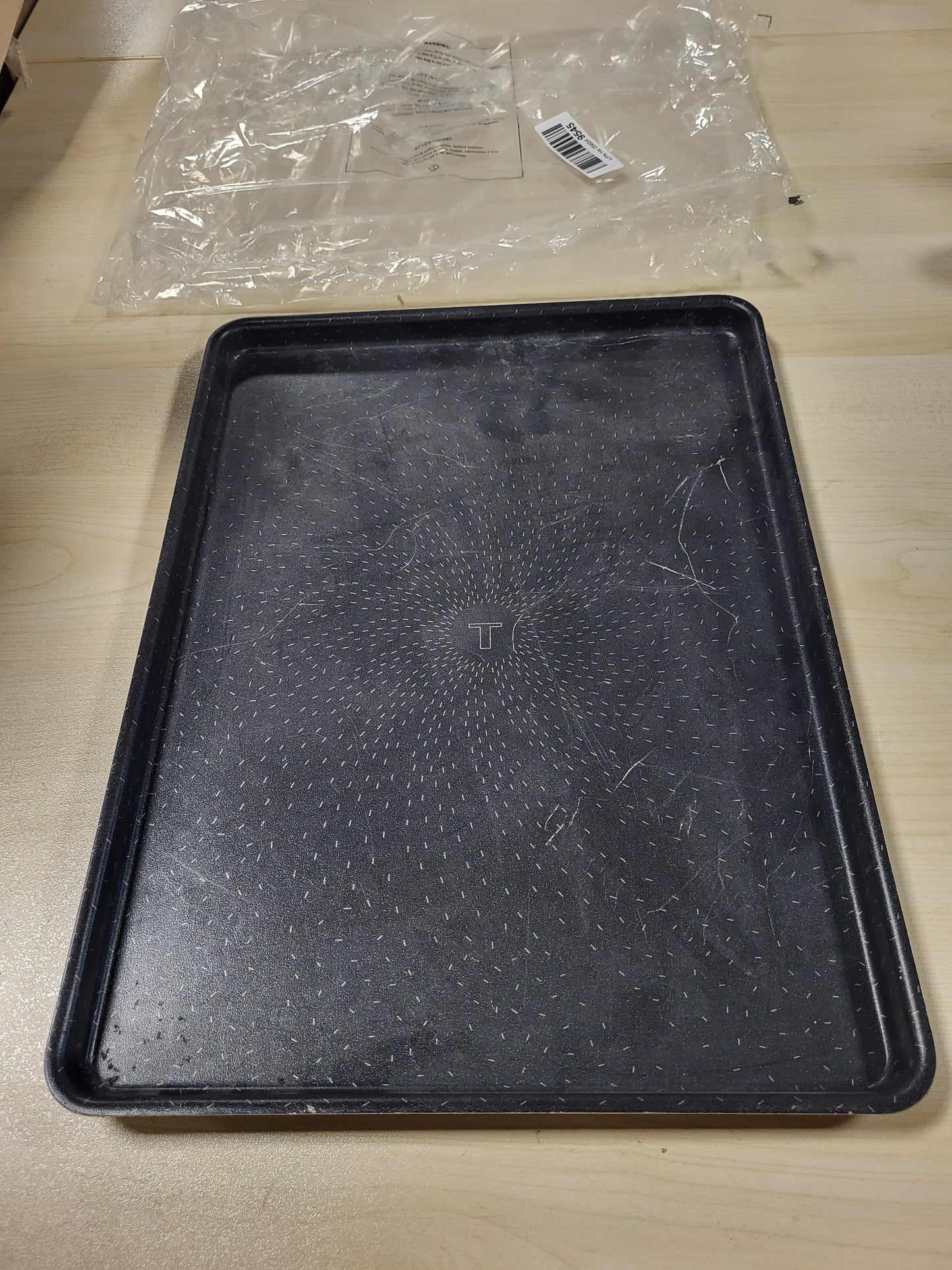 216000 - TEFAL Pllakë në pâtisserie 38x28 cm, Veshje anti-ngjitëse, 100% alumin i ricikluar