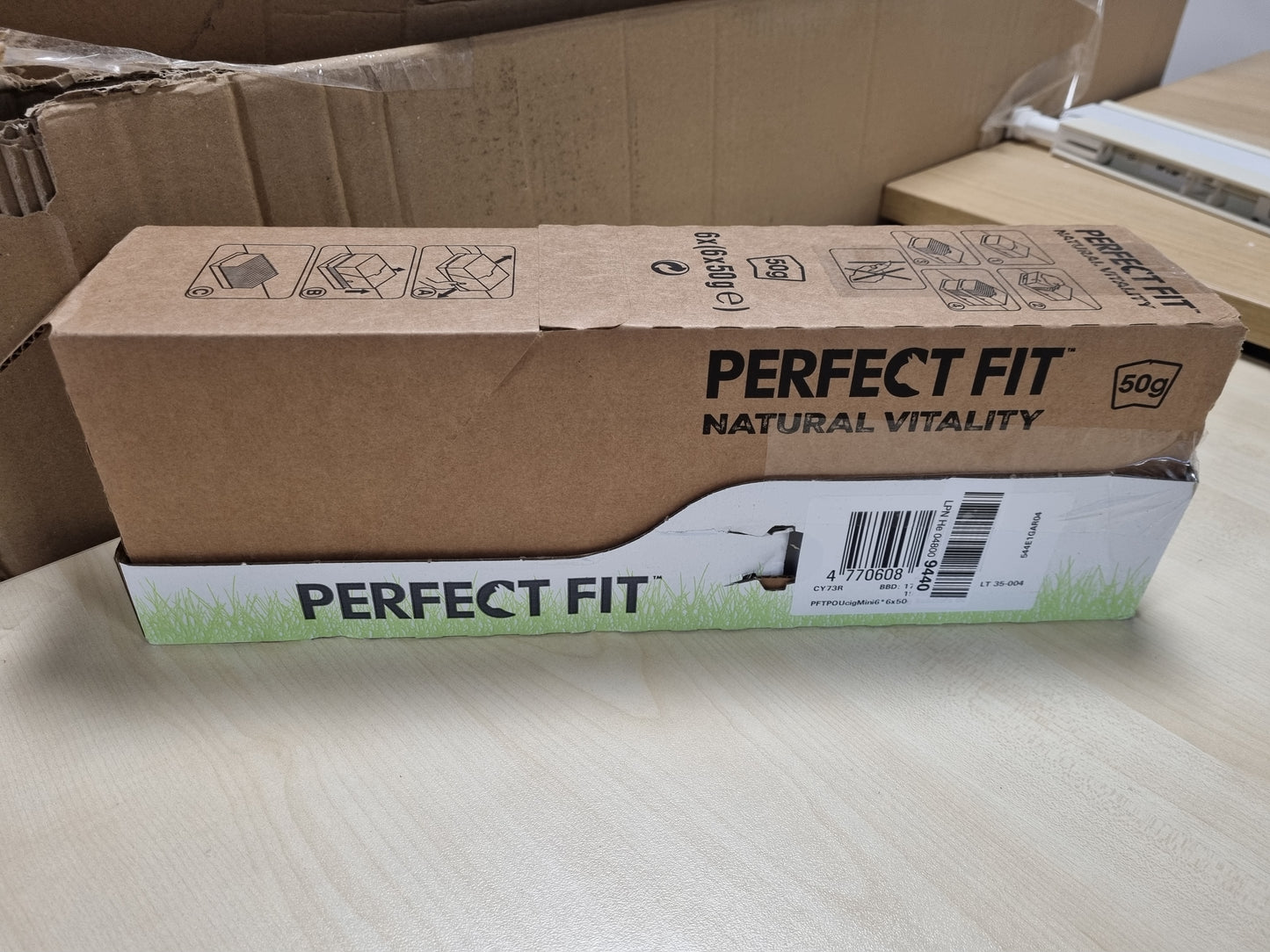 178117 - PERFECT FIT Çanta për mace, Natural Vitality Adult 1+, me Peshk Deti të Thellë dhe Salmon, Paketim i Shumëfishtë 6 x (6 x 50g)