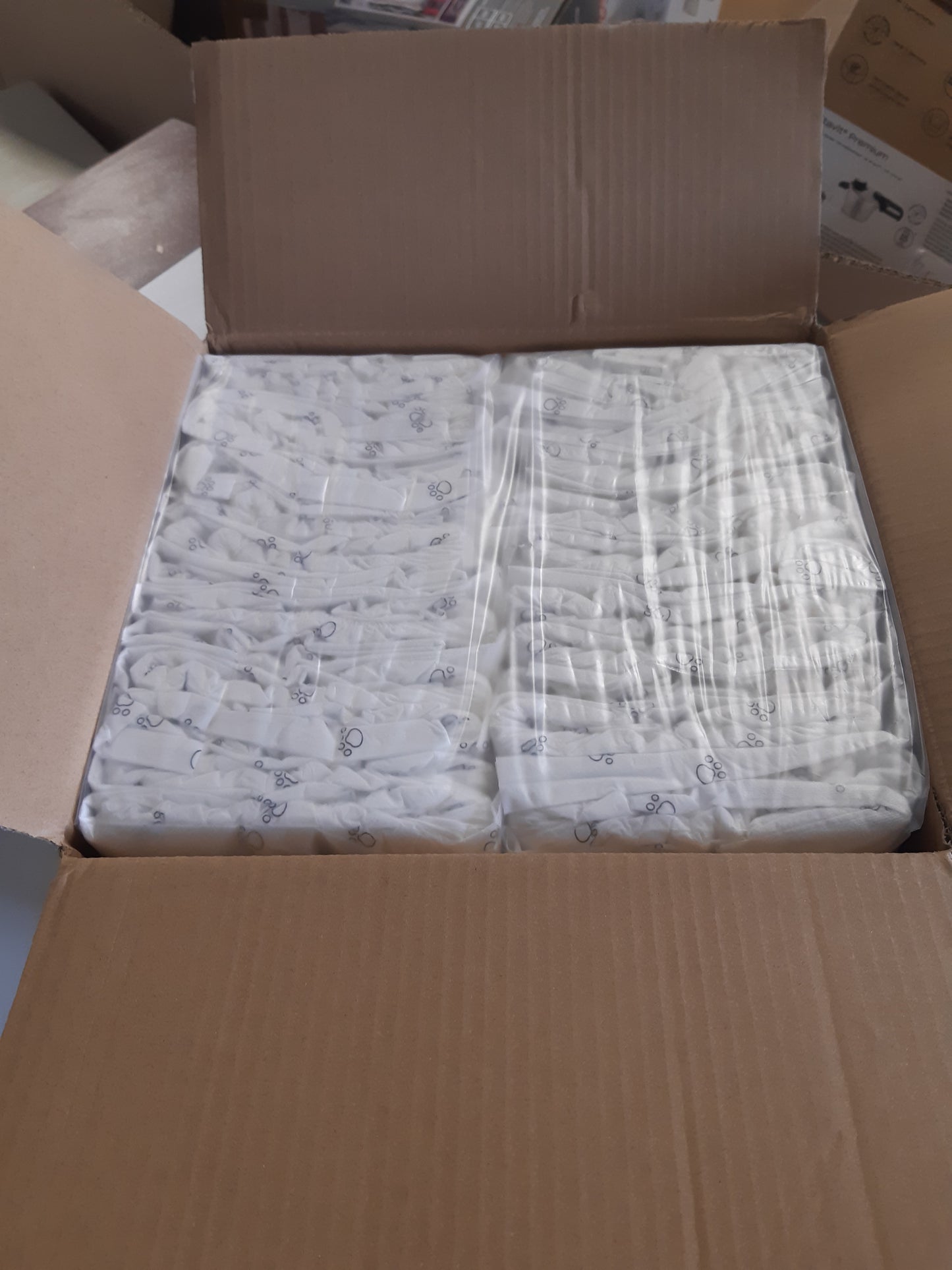 251420 - PELENA Amazon Basics për qen meshkuj, L, pako me 30 copë, të bardha