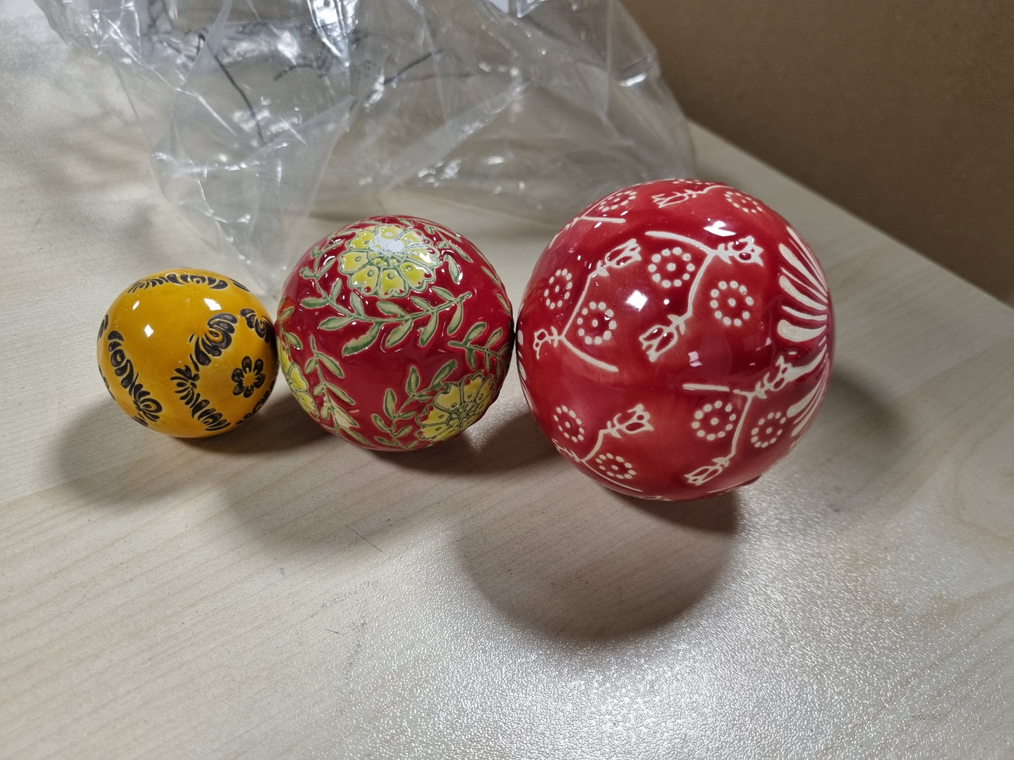 257843 - Topa Qeramike Dekorative FUNOMOCYA për Akuarium dhe Pellg, Topa Porcelani Lundrues 3.15 Inç për Bimë Shtëpie dhe Aksesorë Shtëpiakë, 4 copë
