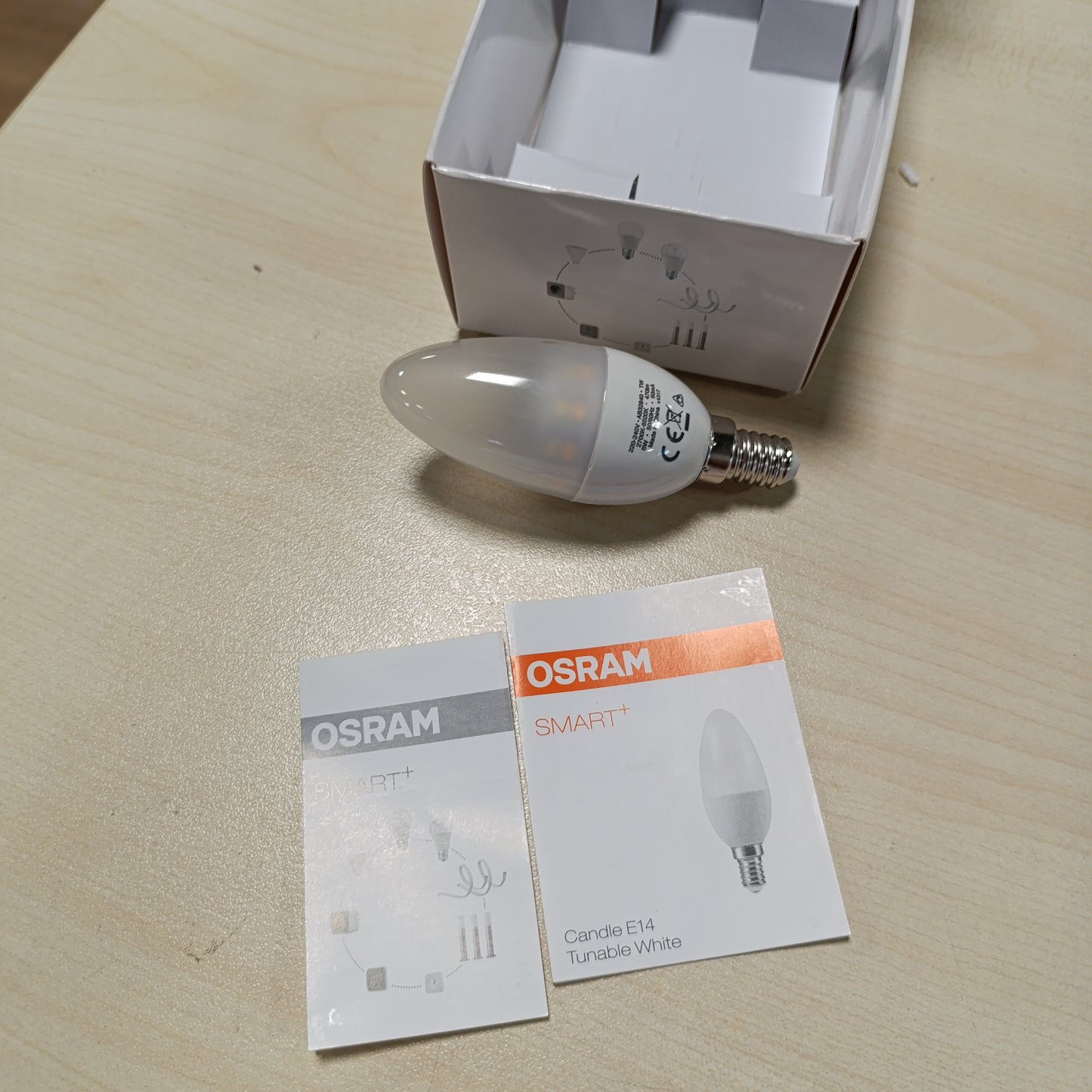 180472 - OSRAM Smart+ LED, Llambë ZigBee me Bazën E14, Ngjyra e Dritës së Ngrohtë deri te e Dritës së Ditës (2700K-6500K), E Errësueshme, Përputhshmëri me Echo Plus dhe Echo Show (Gjenerata e 2-të) dhe Philips Hue Bridge