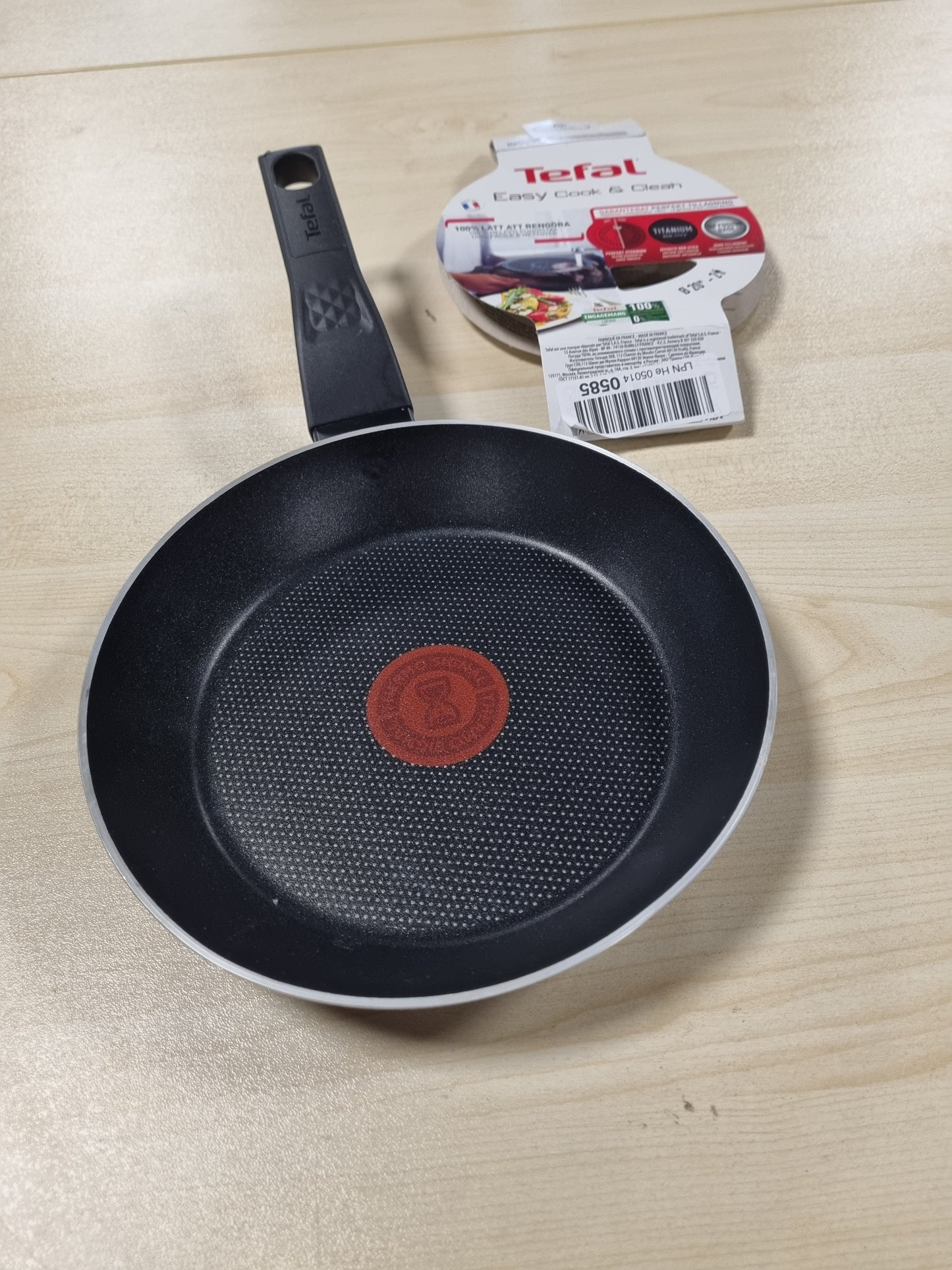 219054 - TEFAL, Tigan Easy Cook & Clean 20 cm, shtresë jo ngjitëse, termo-sinjal në temperaturën ideale të skuqjes, alumin, NUK është i përshtatshëm për gatim me induksion, pastrim i lehtë, Prodhuar në Francë, B5550233
