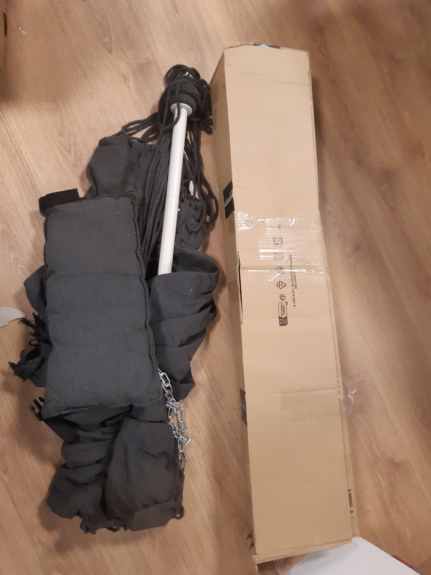 175336 - GOUTIME Karrige Lëkundëse XXL Hamaku, me 2 Jastëkë dhe 1 Jastëk Qafe, Material Pambuku, e varur me Xhepa Anësore dhe Aksesorë Montimi, për Dhomën e Gjumit ose Tarracë - Gri e Errët