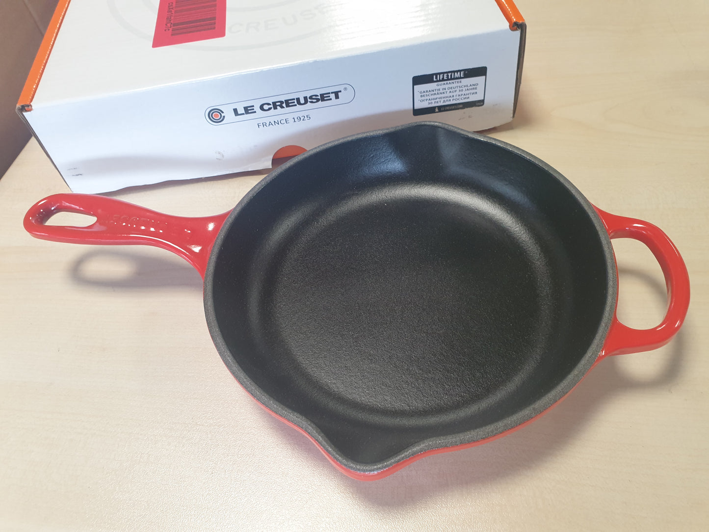 255066 - LE CREUSET Tigan Signature prej gize të emaluar, Ø 20 cm, Pesha 1.51 kg, ngjyrë qershi