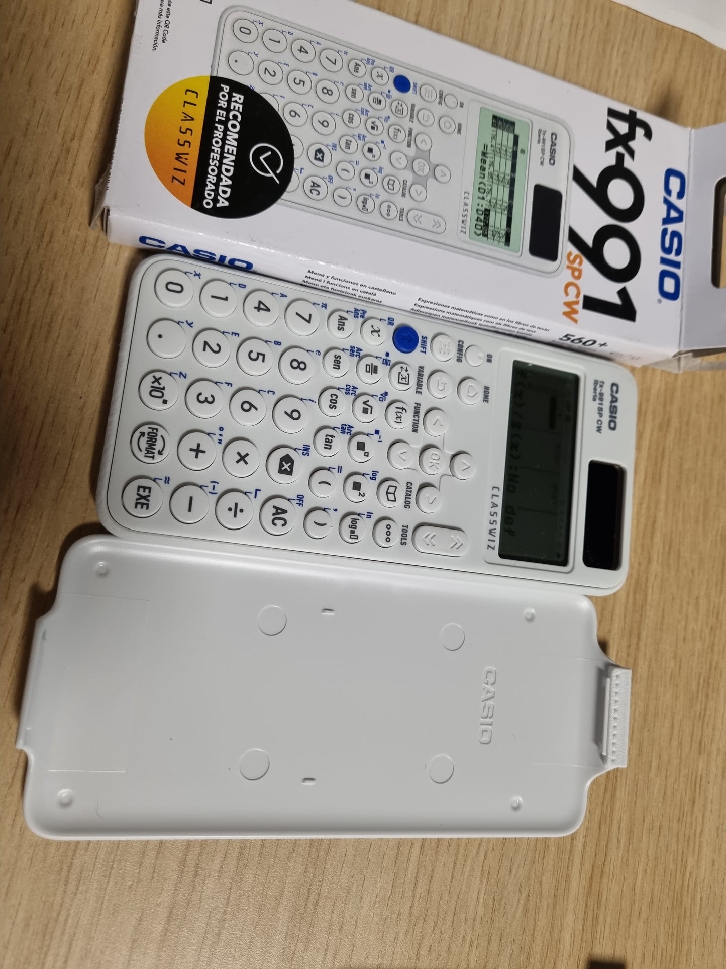 268241 - Casio Kalkulator FX-991SP CW - Shkencor, 5 Gjuhë, 560 Funksione, Energji Diellore, E Bardhë