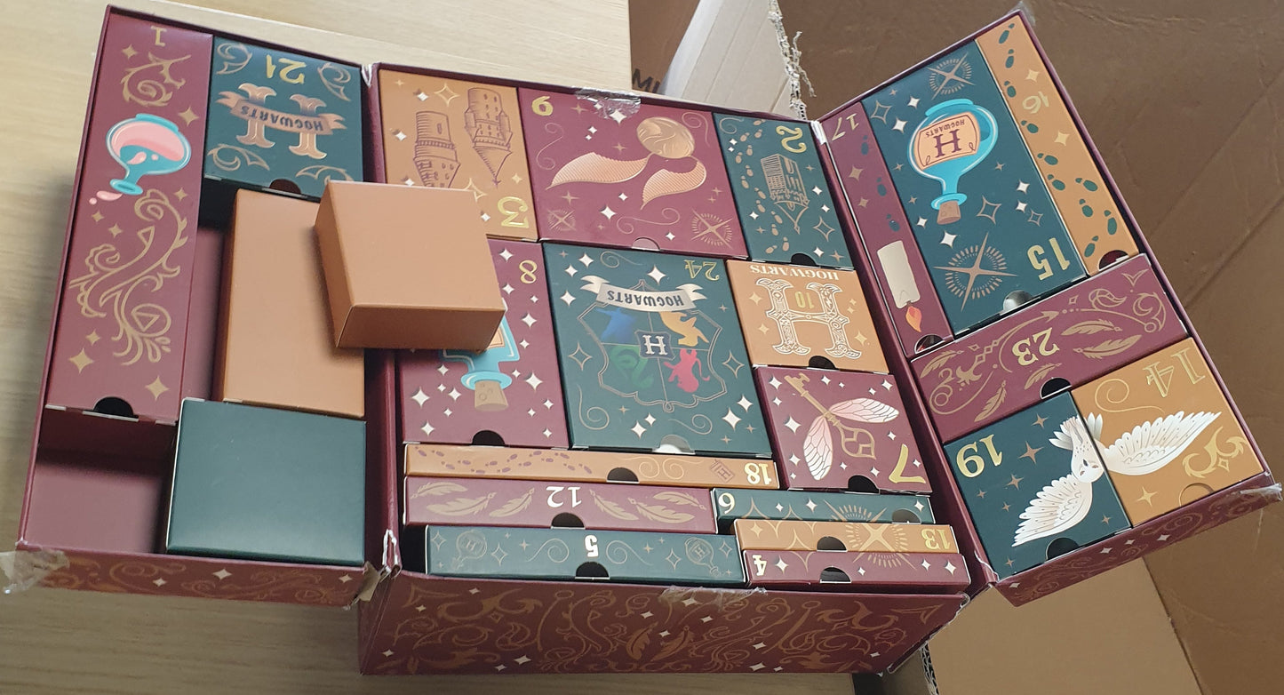 153367 - PALADONE Kalendari i Adventit për Harry Potter Hogwarts, 24-ditor, me Licencë Zyrtare - Dhurata Krishtlindjesh dhe Dekor Sezonal për Çerdhe