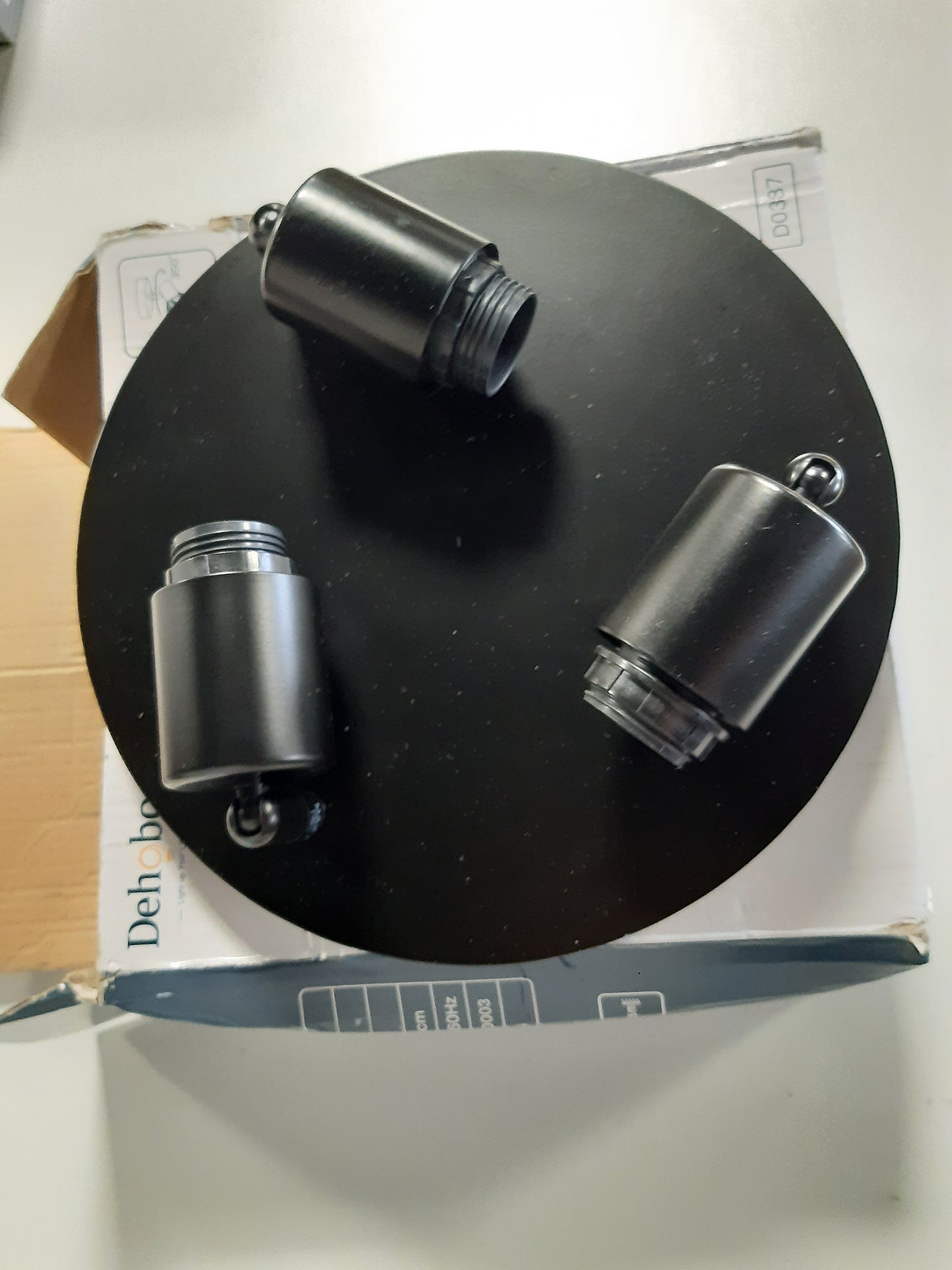 205355 - DEHOBO - Dritë Tavani Industriale e Zezë me 3 Drita LED të Rregullueshme, Reflektorë dhe Ndriçim me Shina, Shinë Reflektuese me Prizë E14, Shirit Reflektues 40W (Llambat nuk përfshihen), për Përdorim të Brendshëm në Kuzhinë