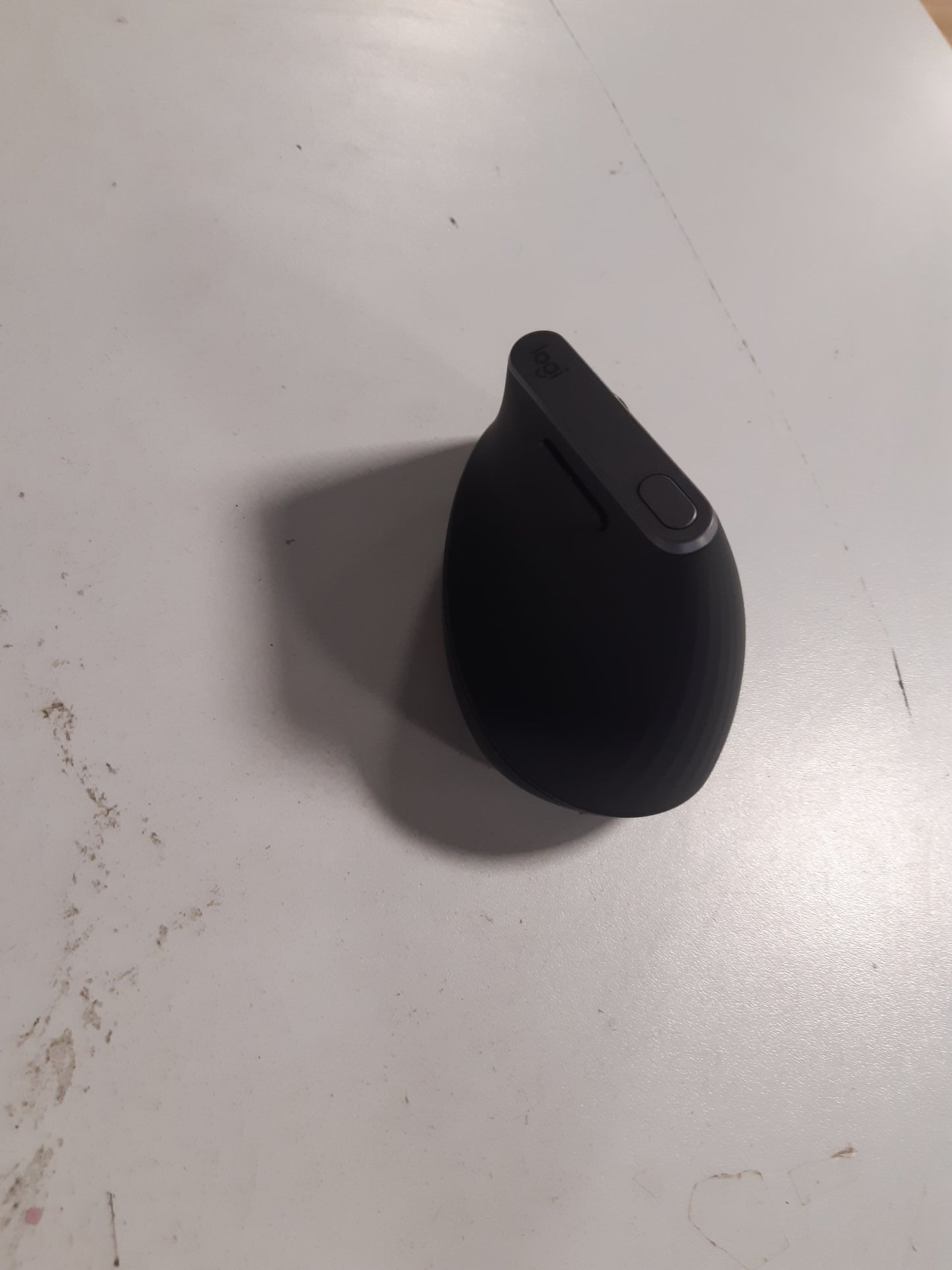266081 - LOGITECH Maus pa tel MX Vertikal Ergonomik, Bluetooth ose 2.4 GHz, 4000 DPI, 4 butona, karikim i shpejtë, për laptop/PC/Mac/iPad OS - Grafit