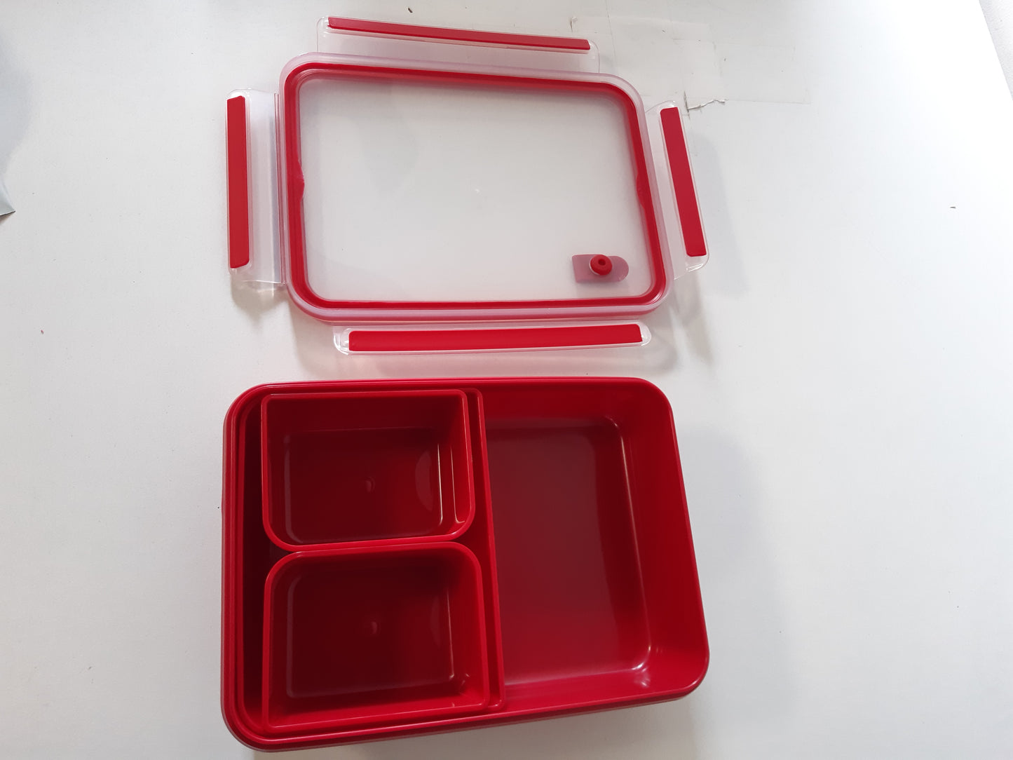 253934 - EMSAS - Kapëse për enë mikrovalë dhe mikro 1.2l, plastike, e kuqe, prodhuar në Gjermani, 517775