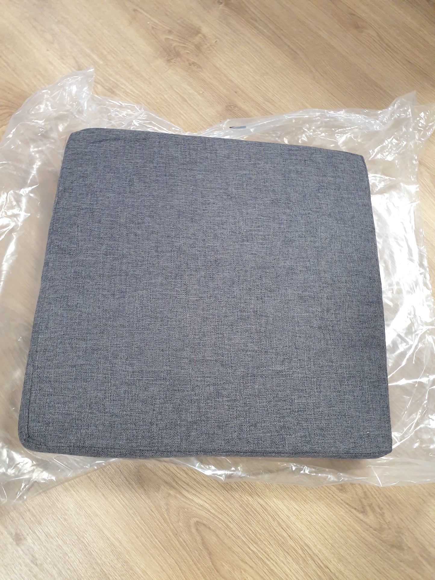 208315 - ADDGRACE Jastëk Kolltuk 50x50x10cm për të Moshuar, Mbulesë e Trashë Ulëseje me Mbështetëse Anti-rrëshqitëse dhe Mbulesë e Larëshme për Divan, Kolltuk, Karrige Kopshti, Gri e Errët