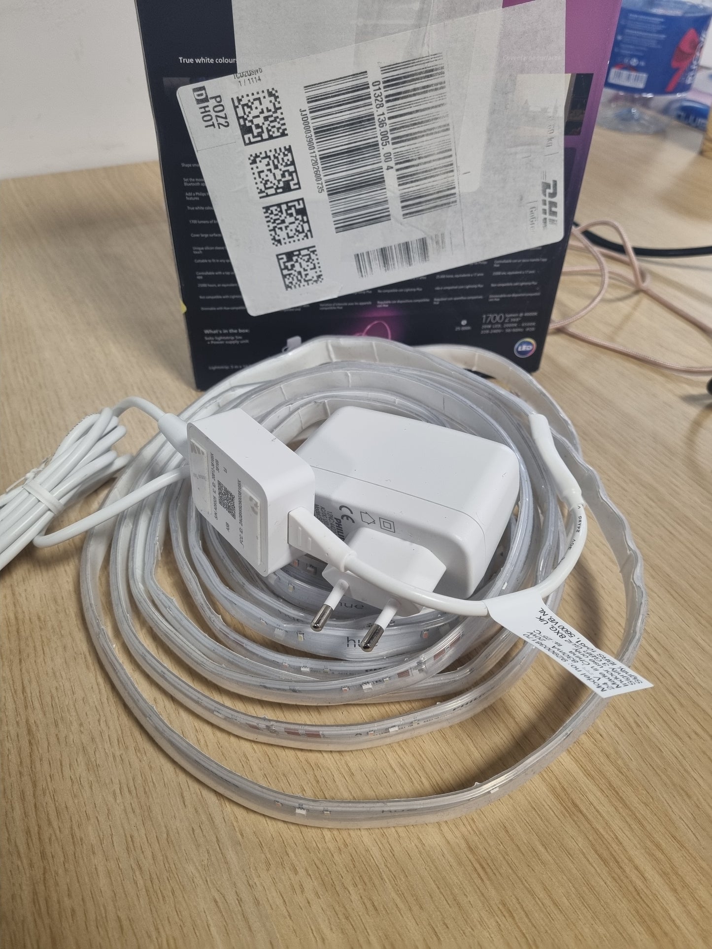 157056 - PHILIPS HUE Pako me 1 Shirita LED Smart 5m për Ambiente të Brendshme, Pajtueshme me Alexa, Google Assistant dhe Apple HomeKit - Kontroll Nëpërmjet Aplikacionit Hue