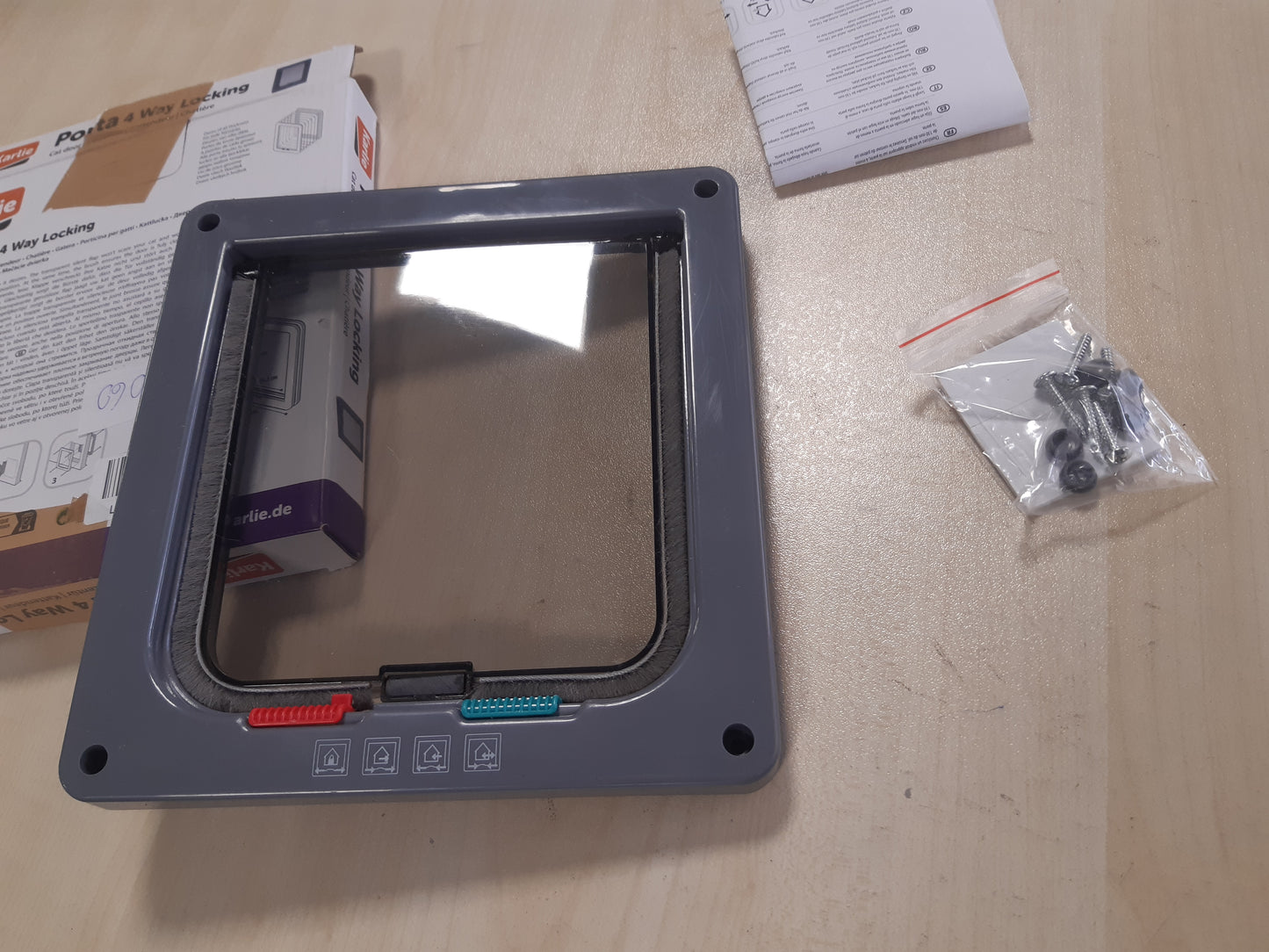 201060 - KARLIE Dera për Mace me Kapak, Zhurmë e Ulët, 4 Drejtime, Gjerësi 19.2 cm, Lartësi 20 cm, Ngjyra Antracit