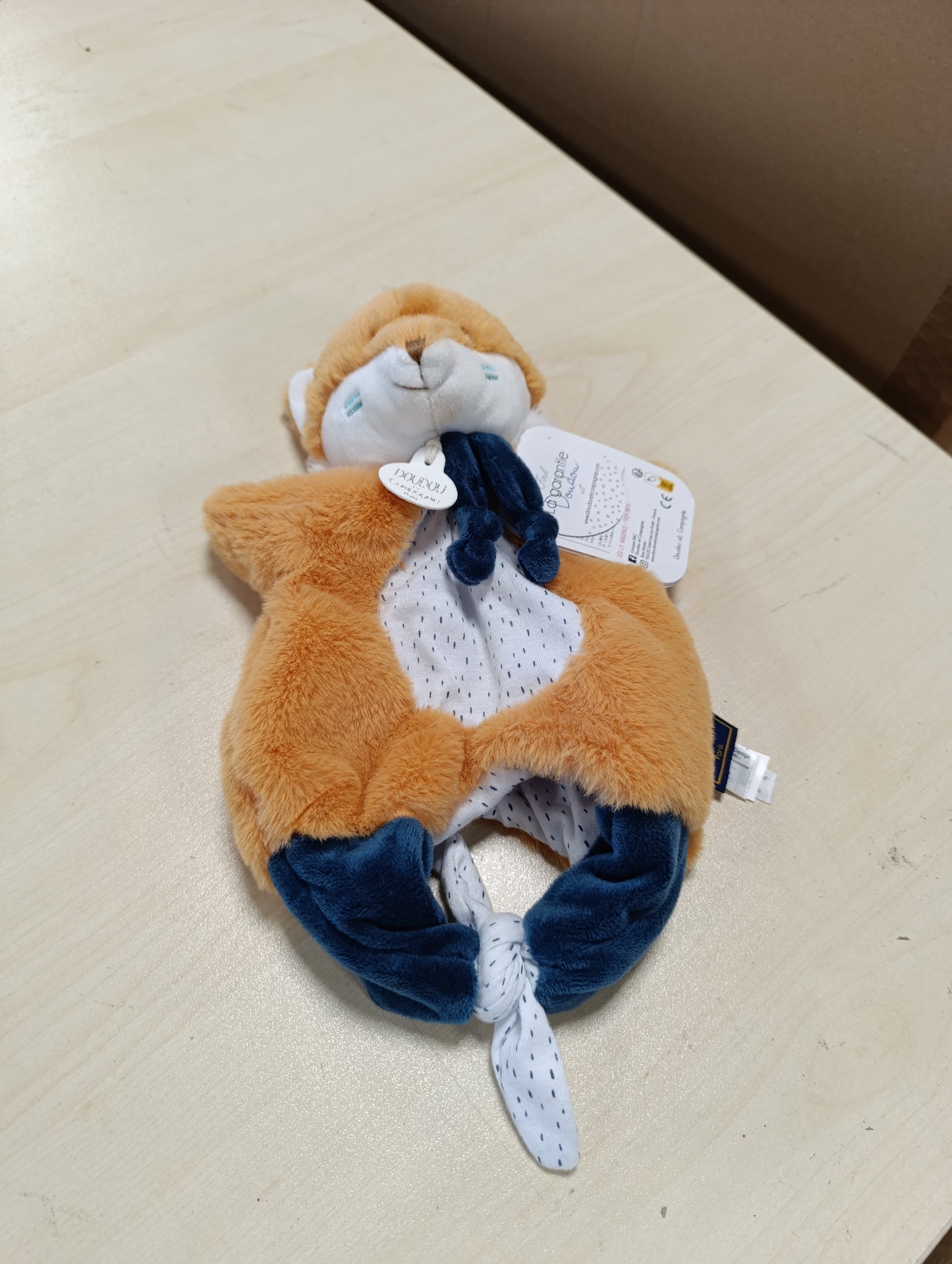 214548 - DOUDOU ET COMPAGNIE Çantë Pelushi Fox, Madhësia 30 cm