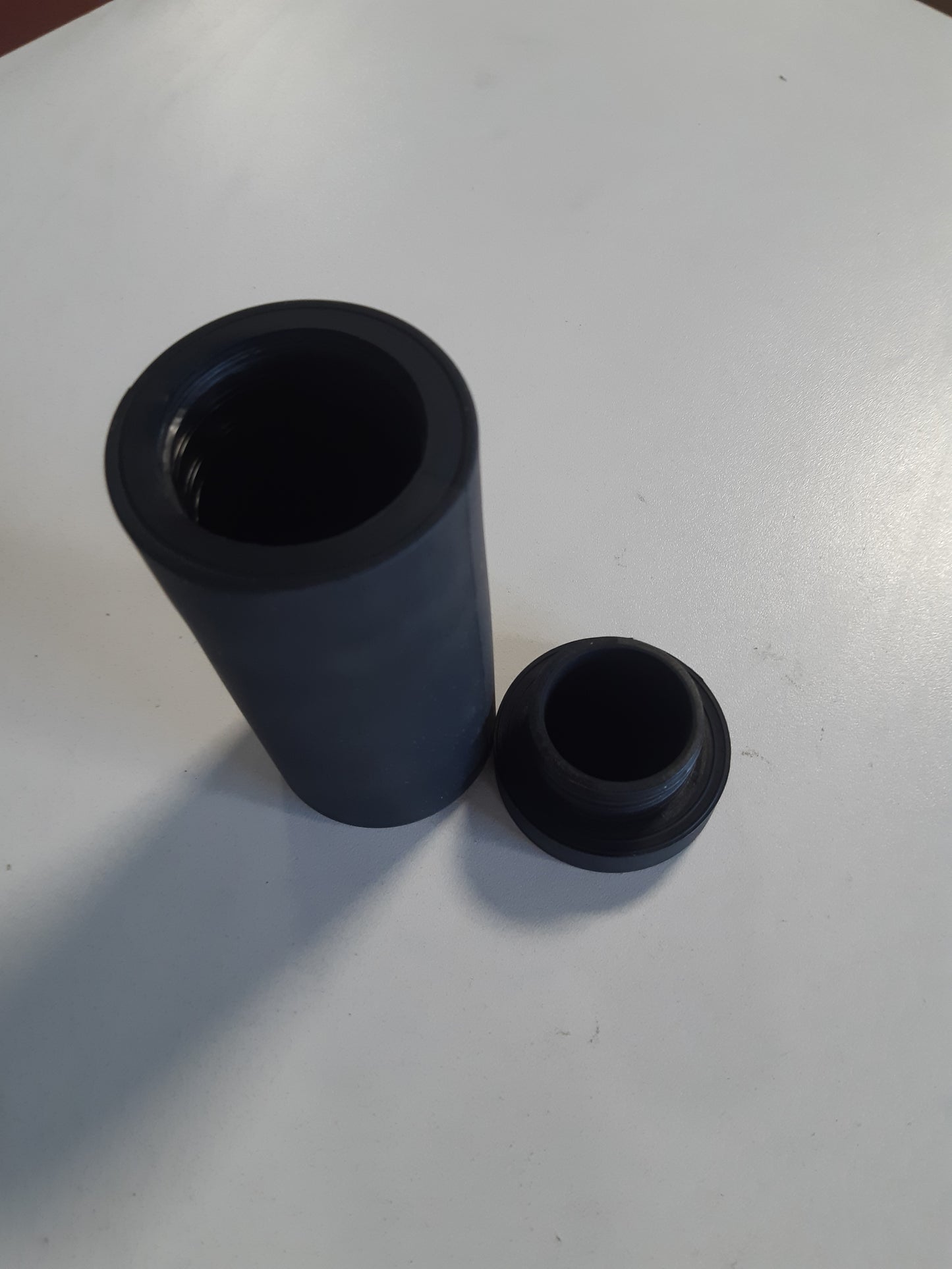 234212 - WENKO Dispenser Sapuni për Enët Easy Squeez-e | Kapacitet: 250 ml | Ø 6 x 14 cm | Silikoni i papërshkueshëm nga rrjedhja | I Zi